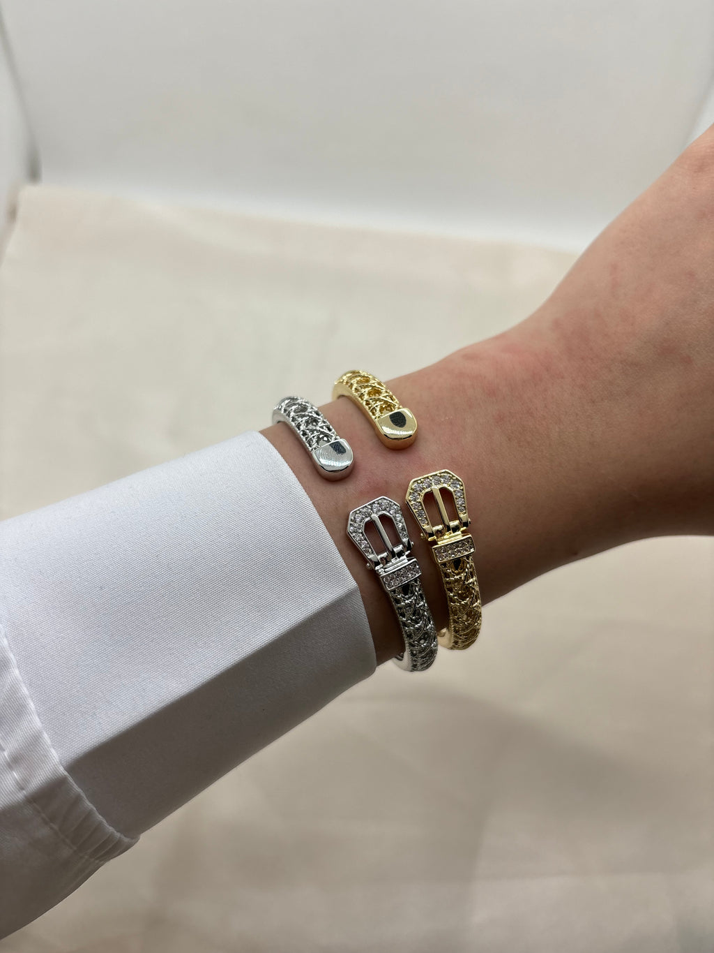 Belt bangle