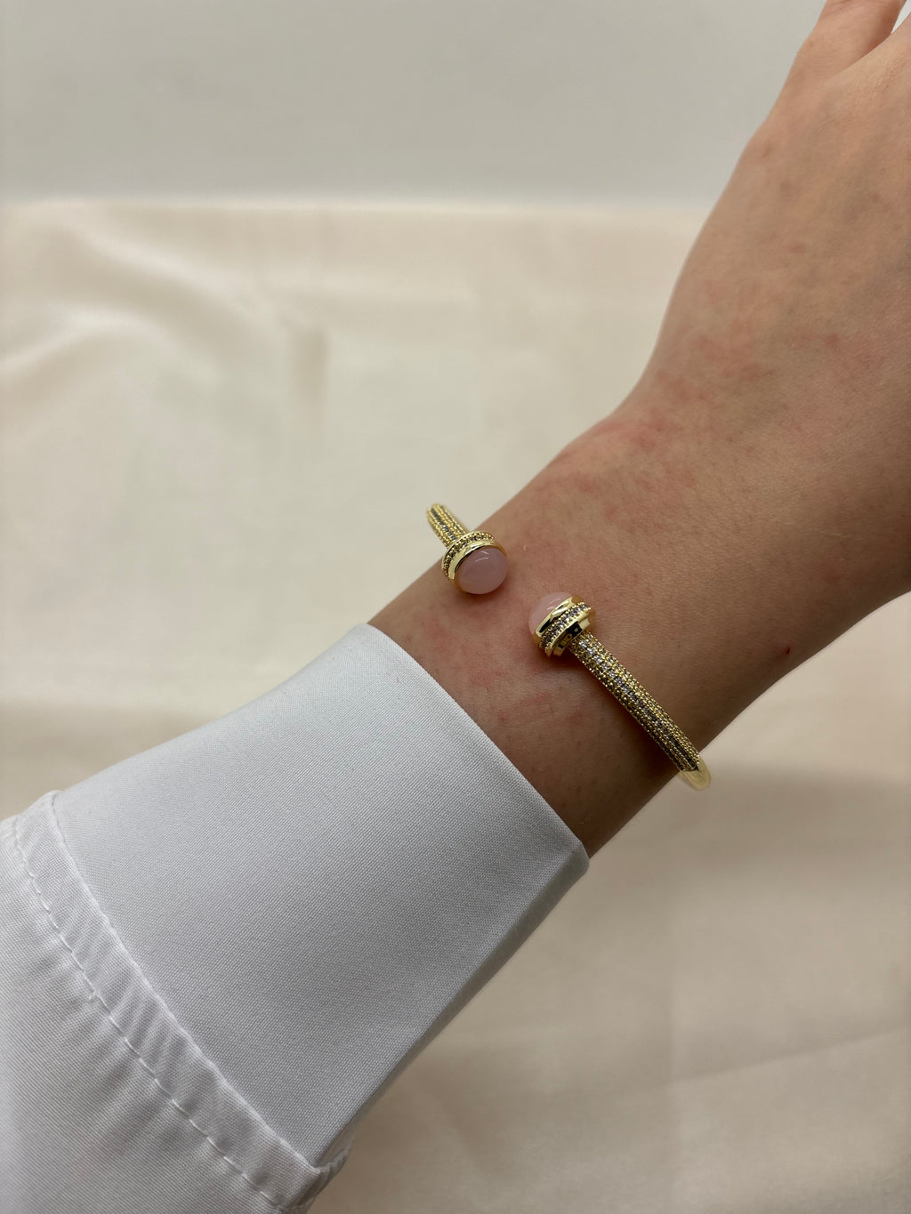 Gold round colorful bangle