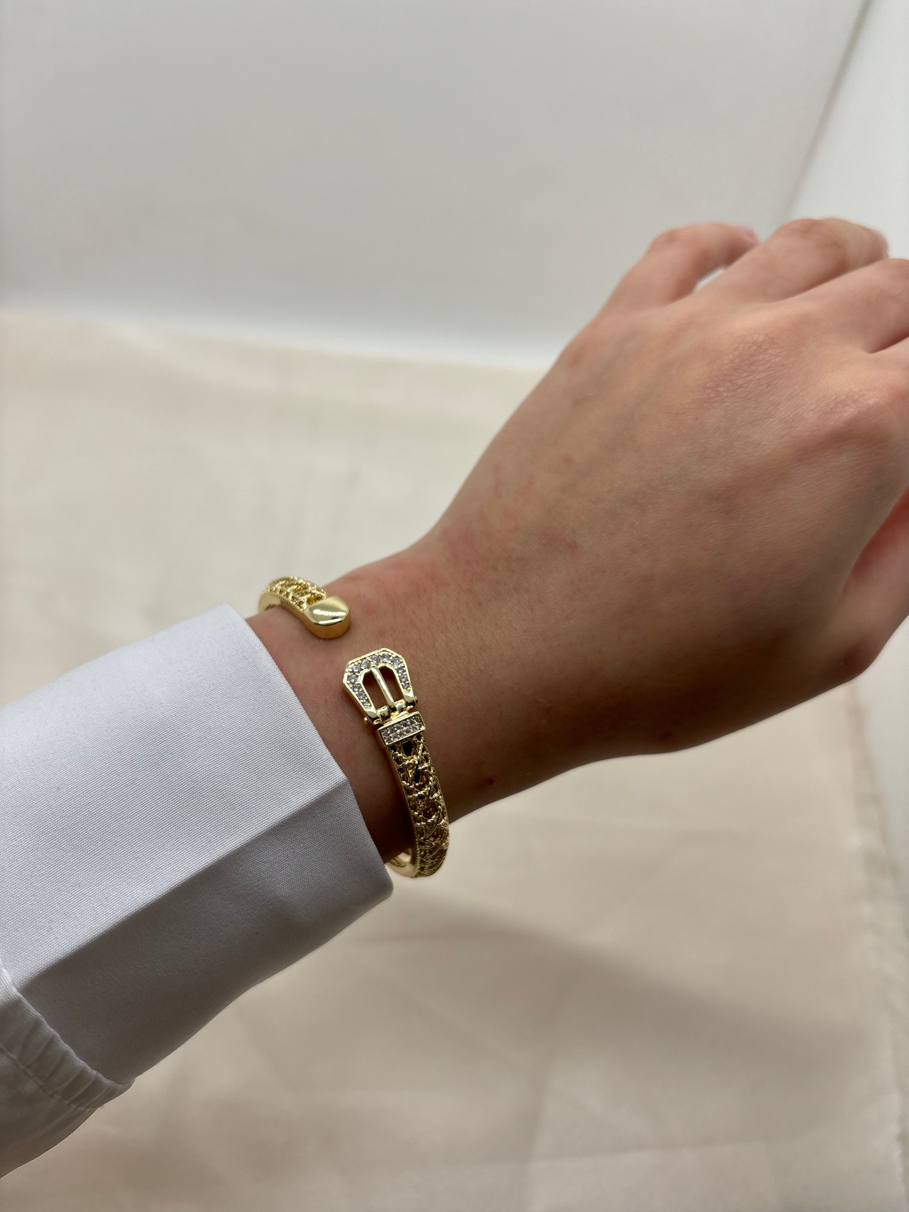 Belt bangle