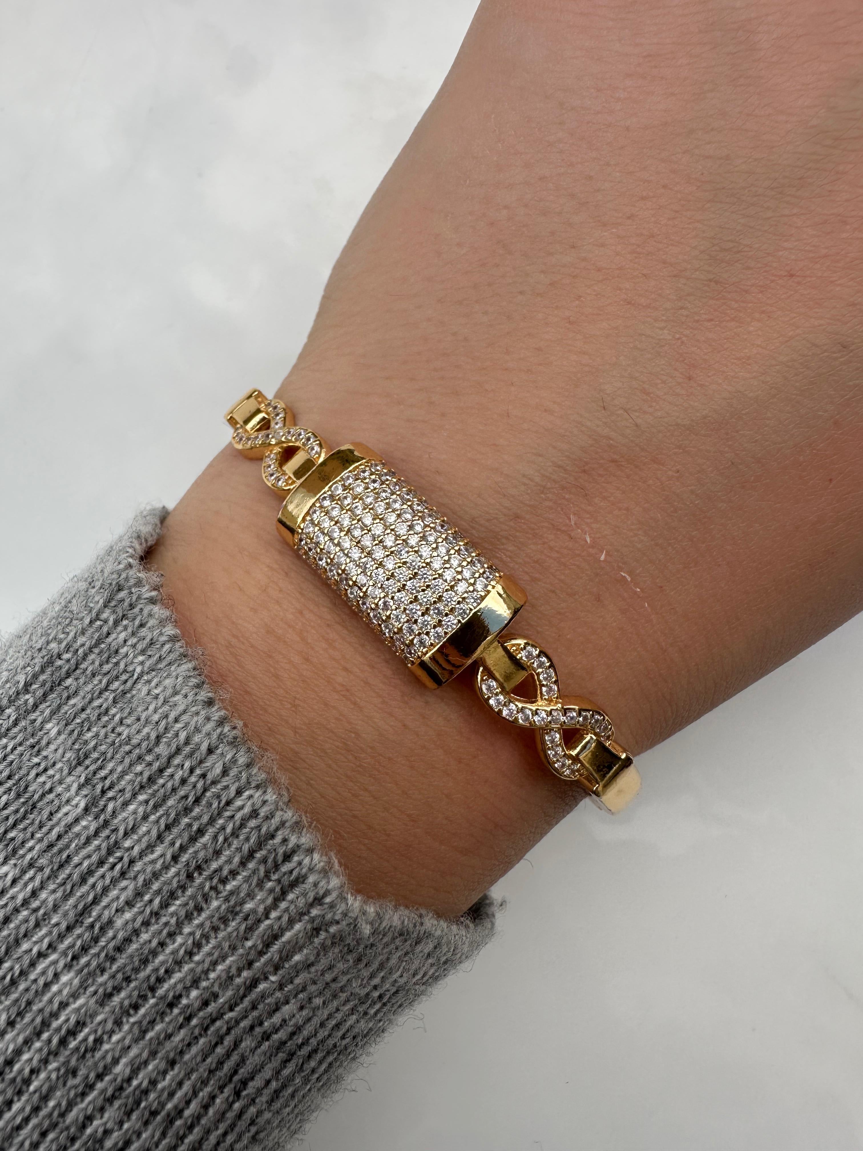 Infinity bangle with zircon