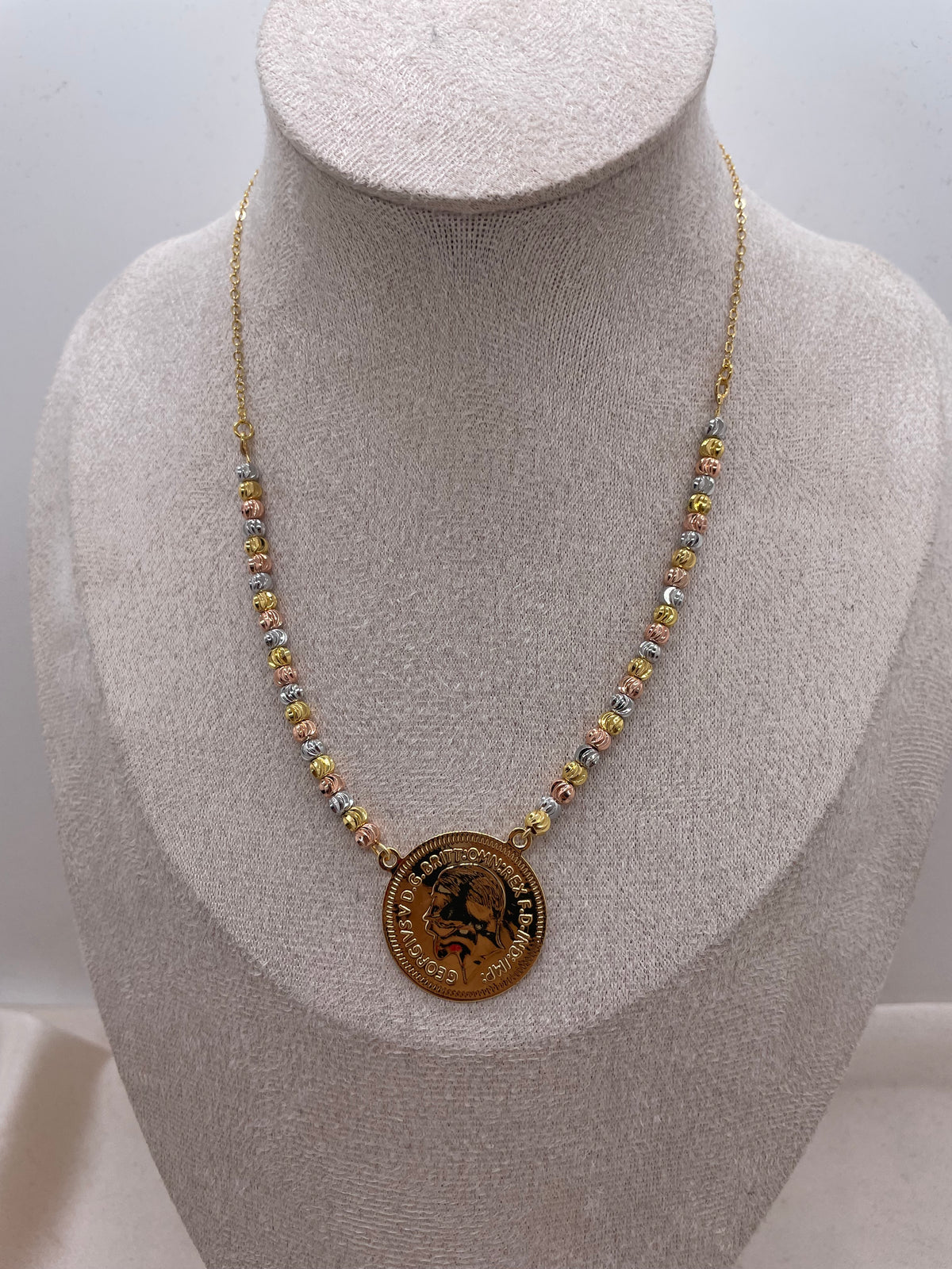 Lira Necklace