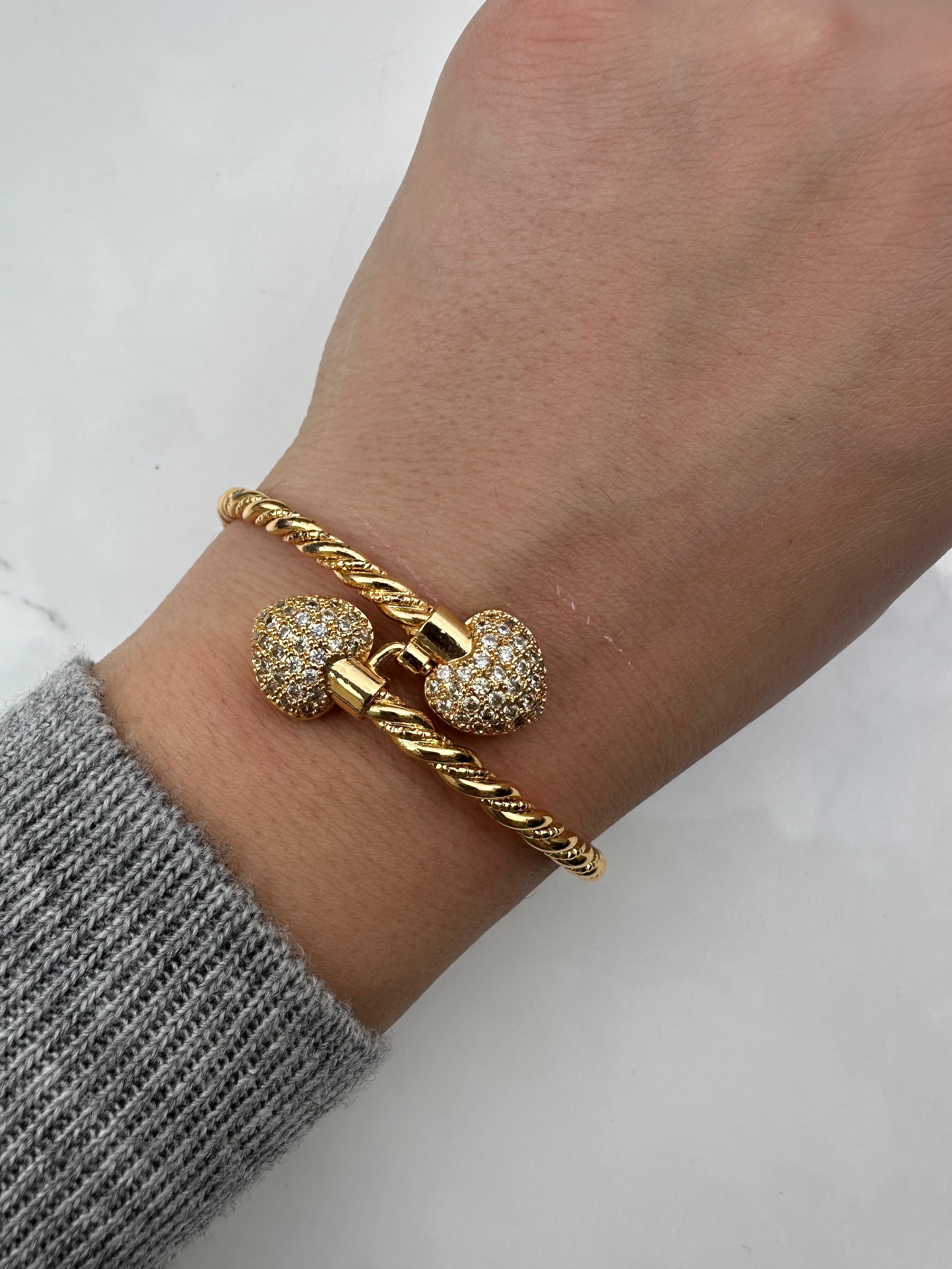 Heart lock bangle