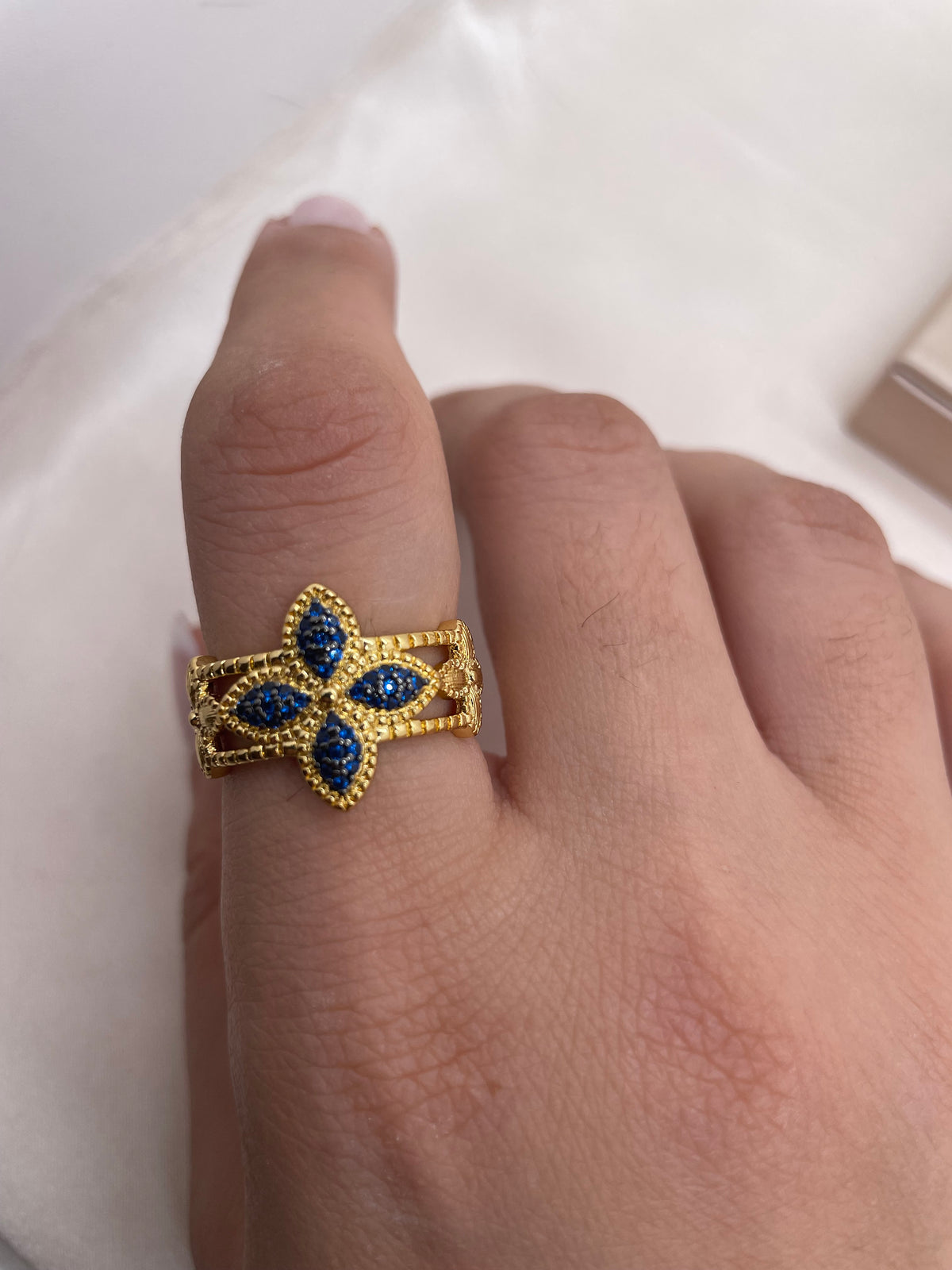 Colored flower Ring
