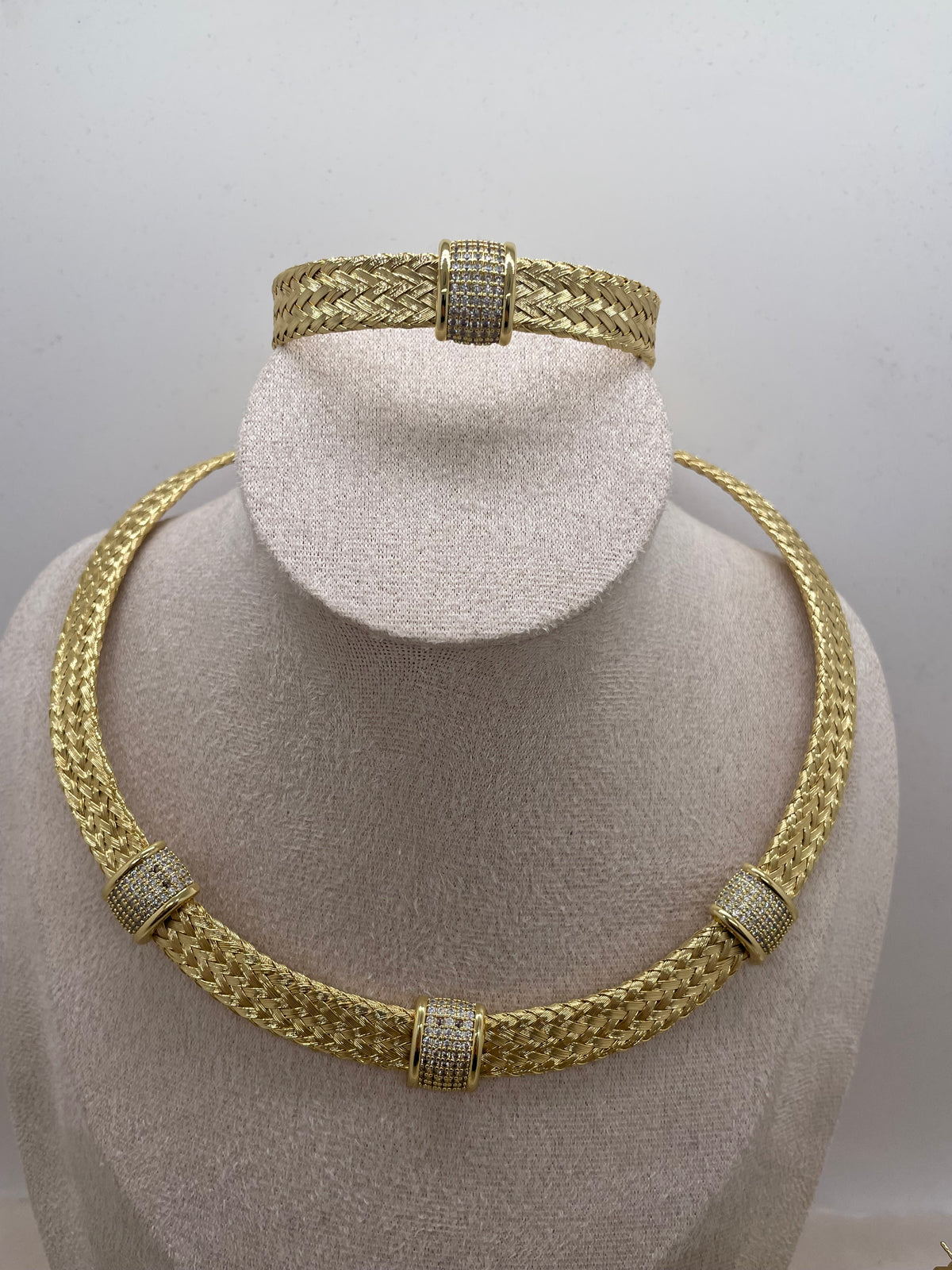 Set 000