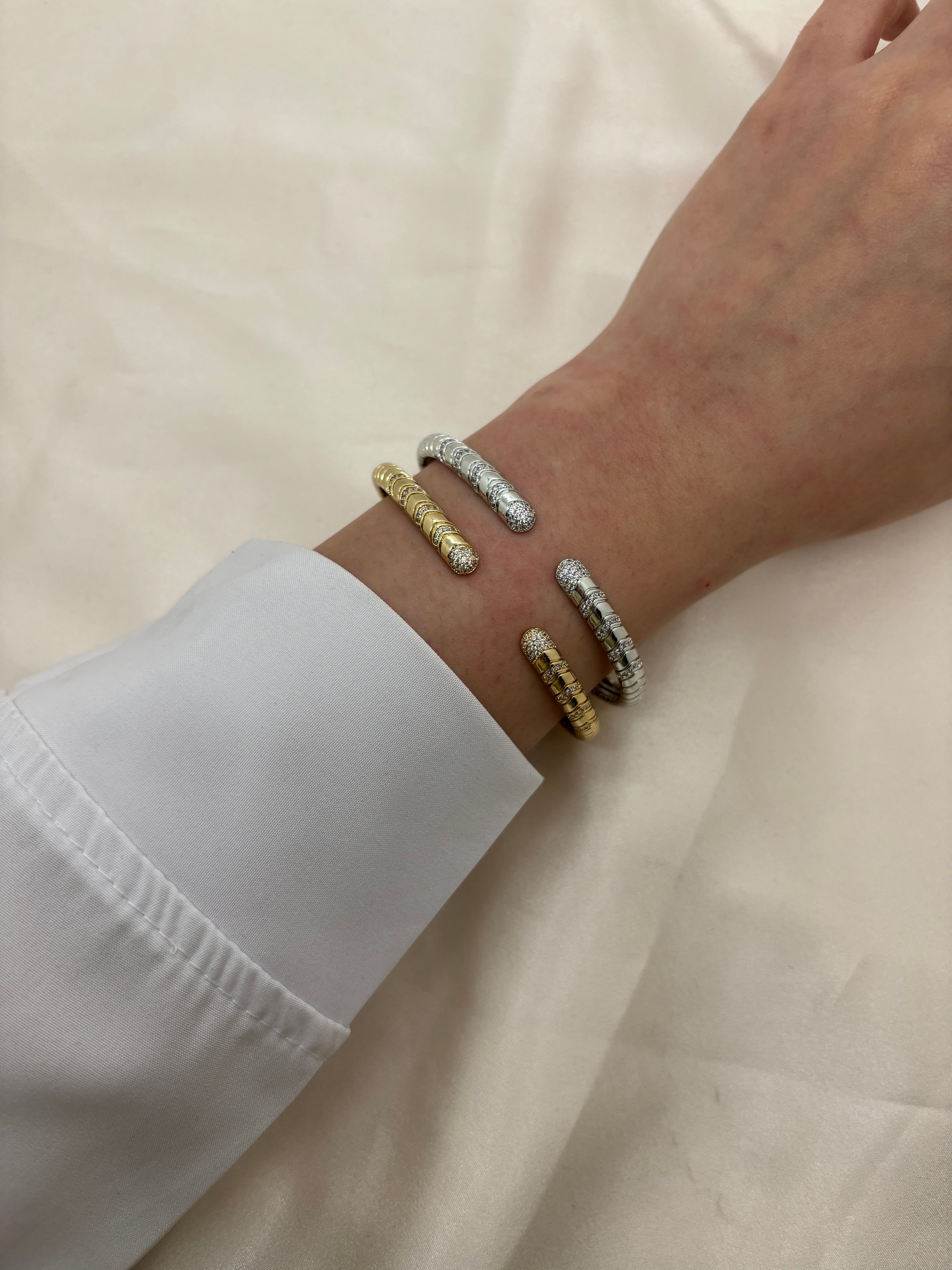Minimal bangle with zircon