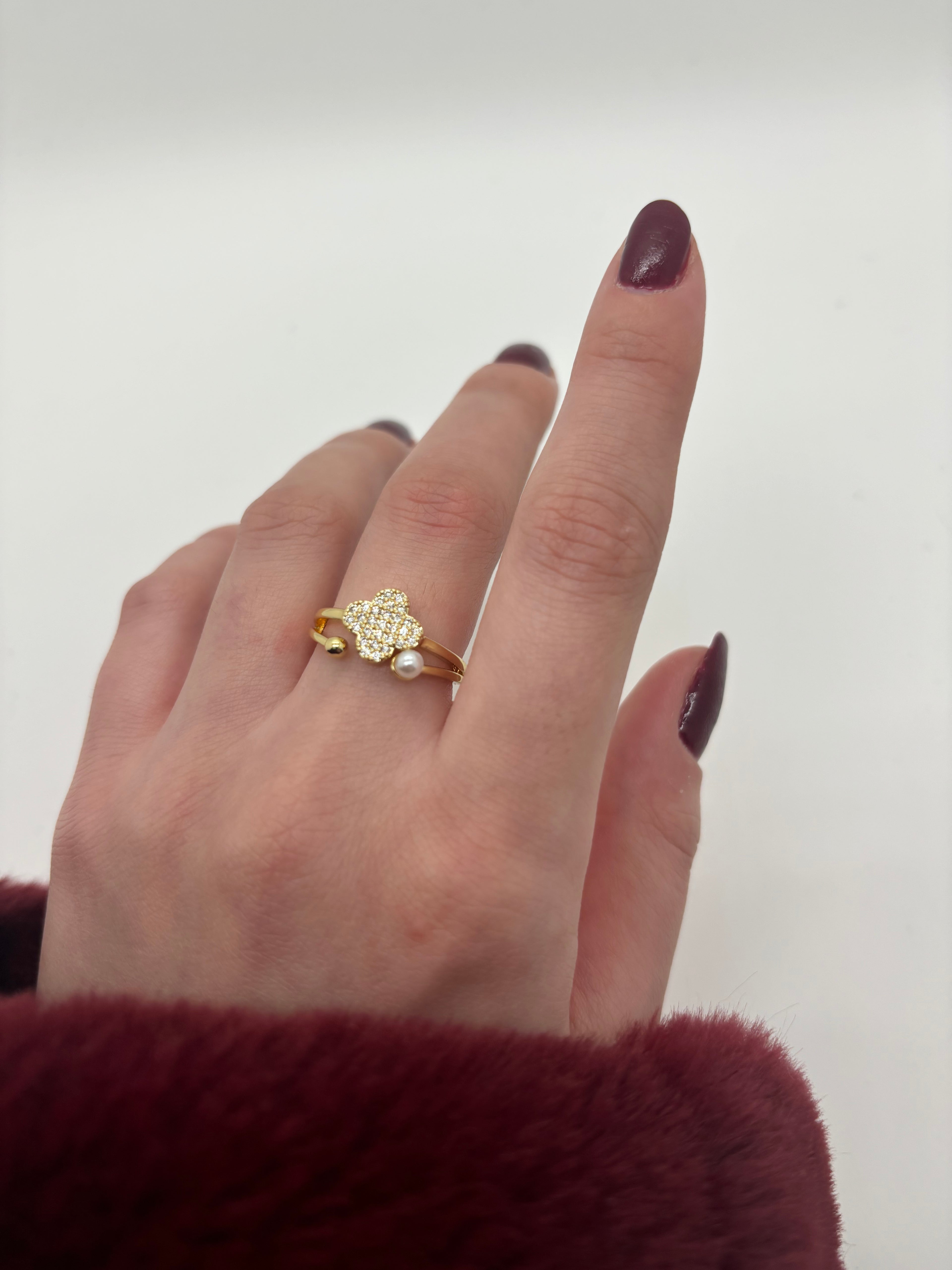 Pearl vancleef zircon ring