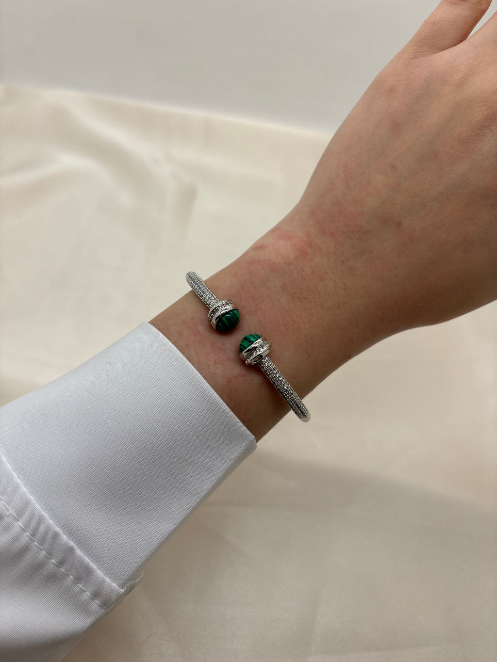 Silver colorful round bangle