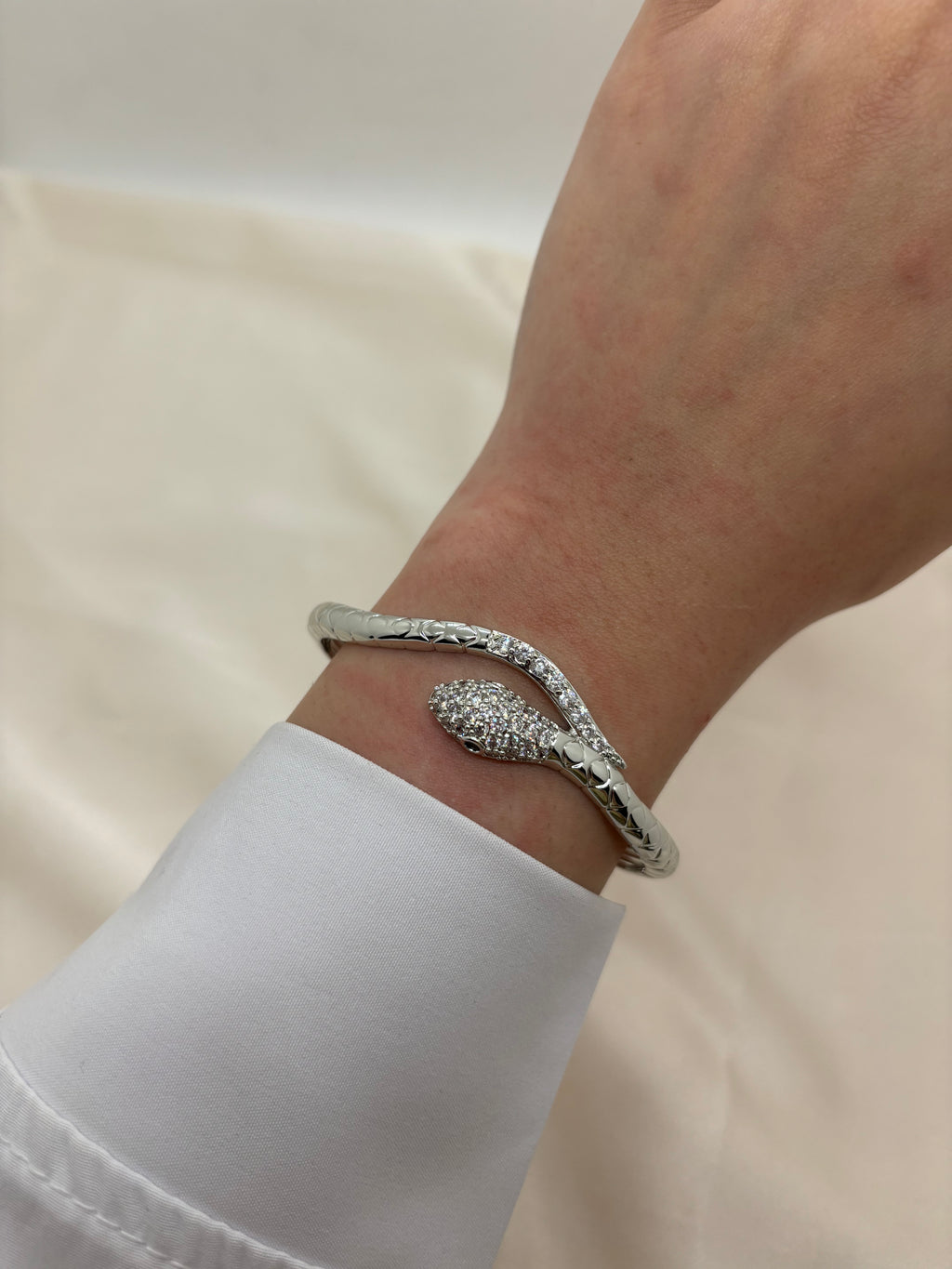 Wavy snake bangle