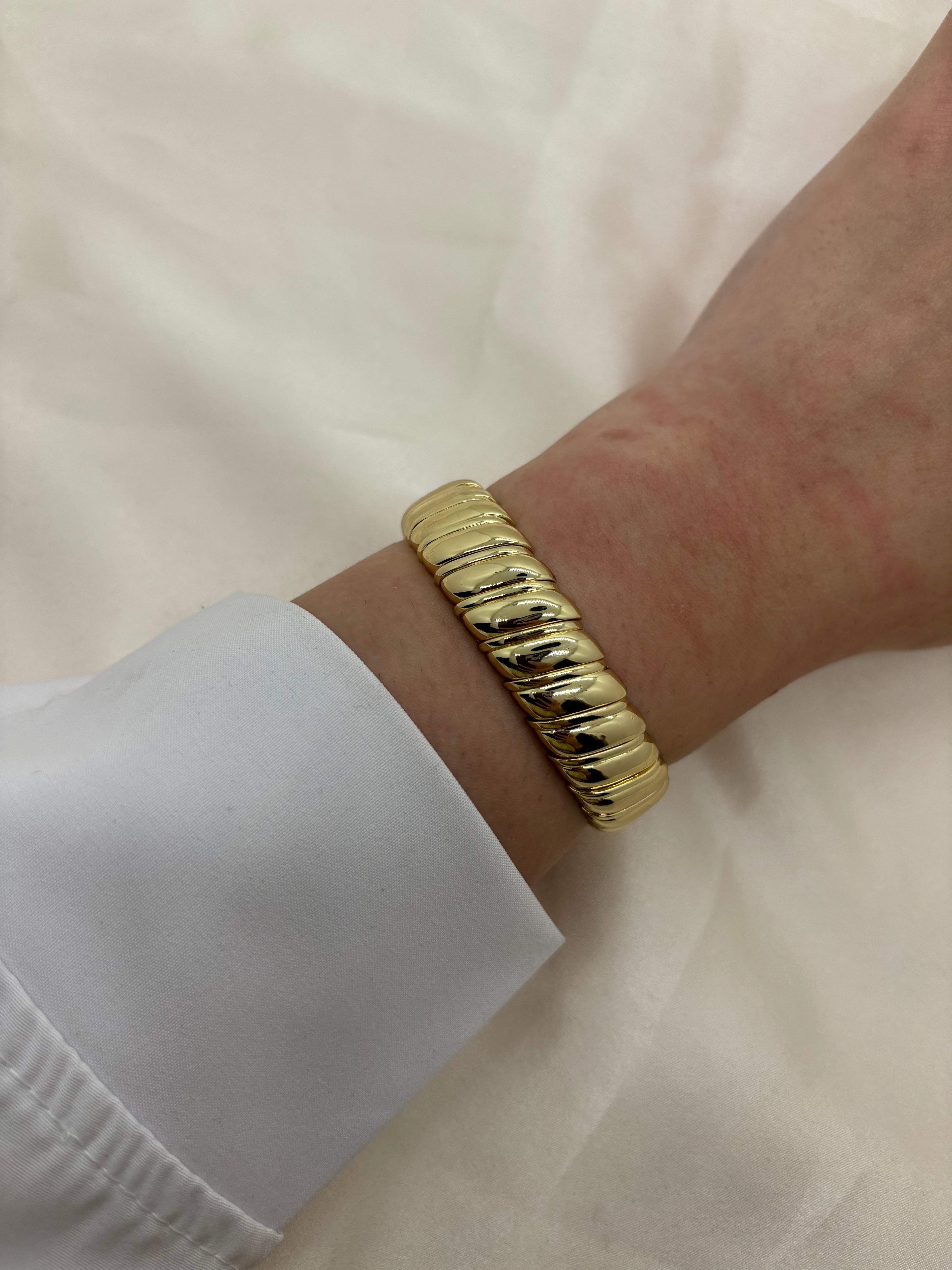Elastic vintage bangle