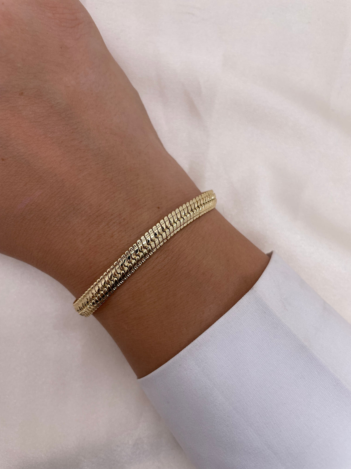 Full Gold Simple Bracelet