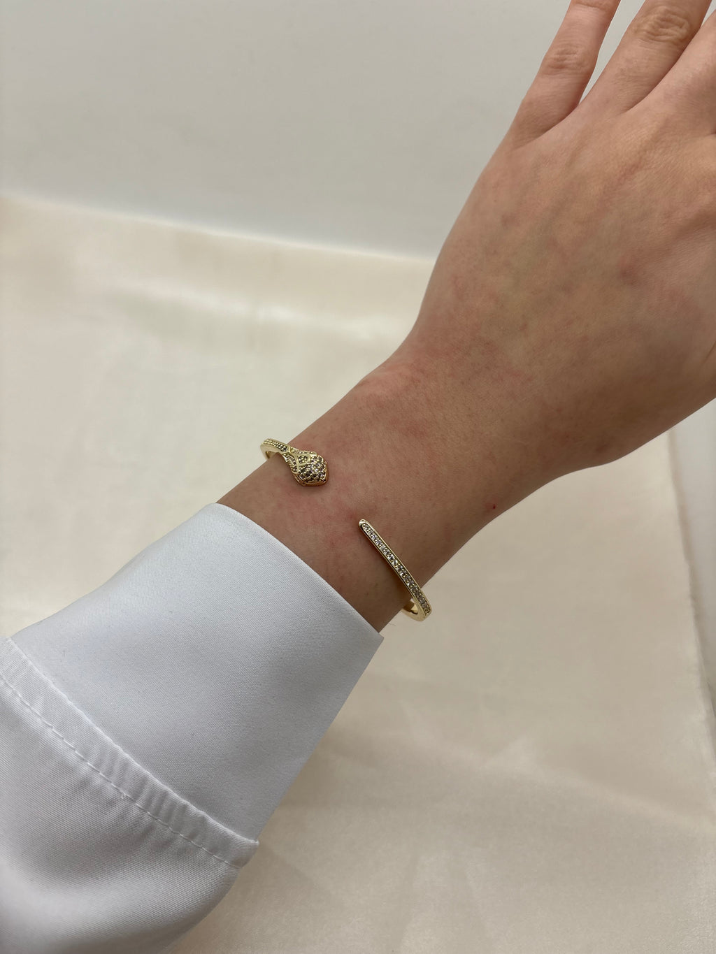 Simple snake bangle