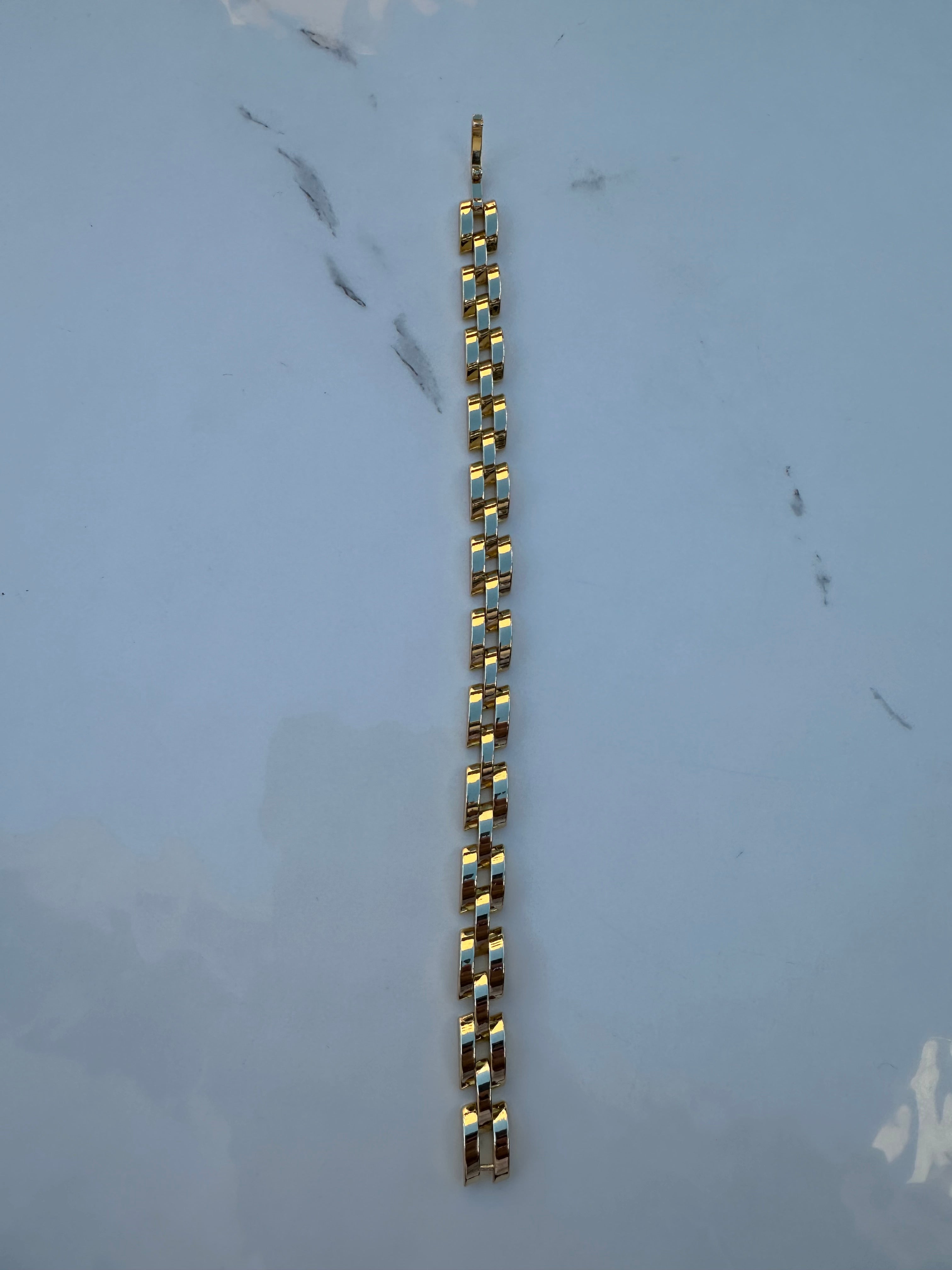 Thick chain bracelet