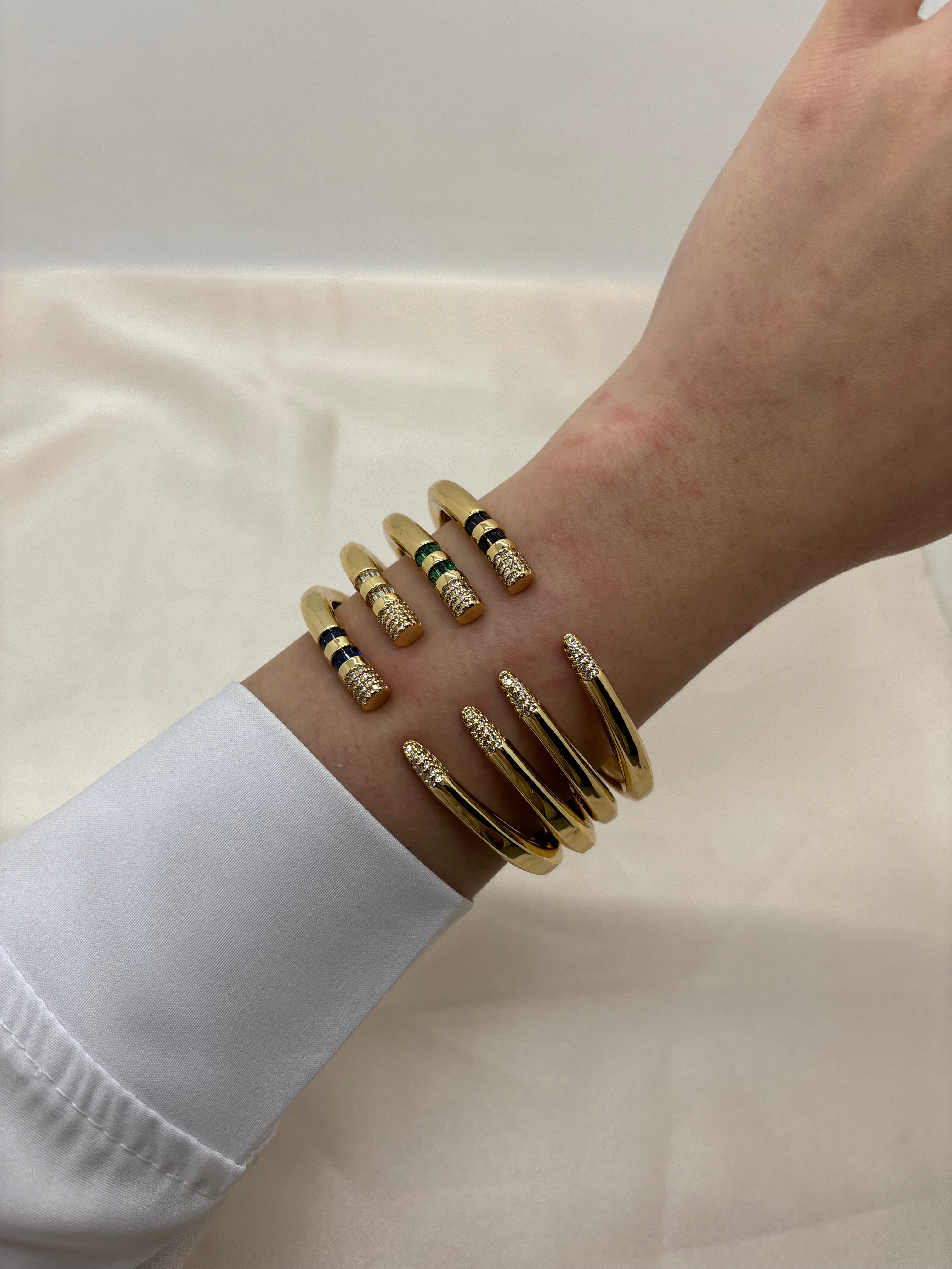 Pin colorful bangle