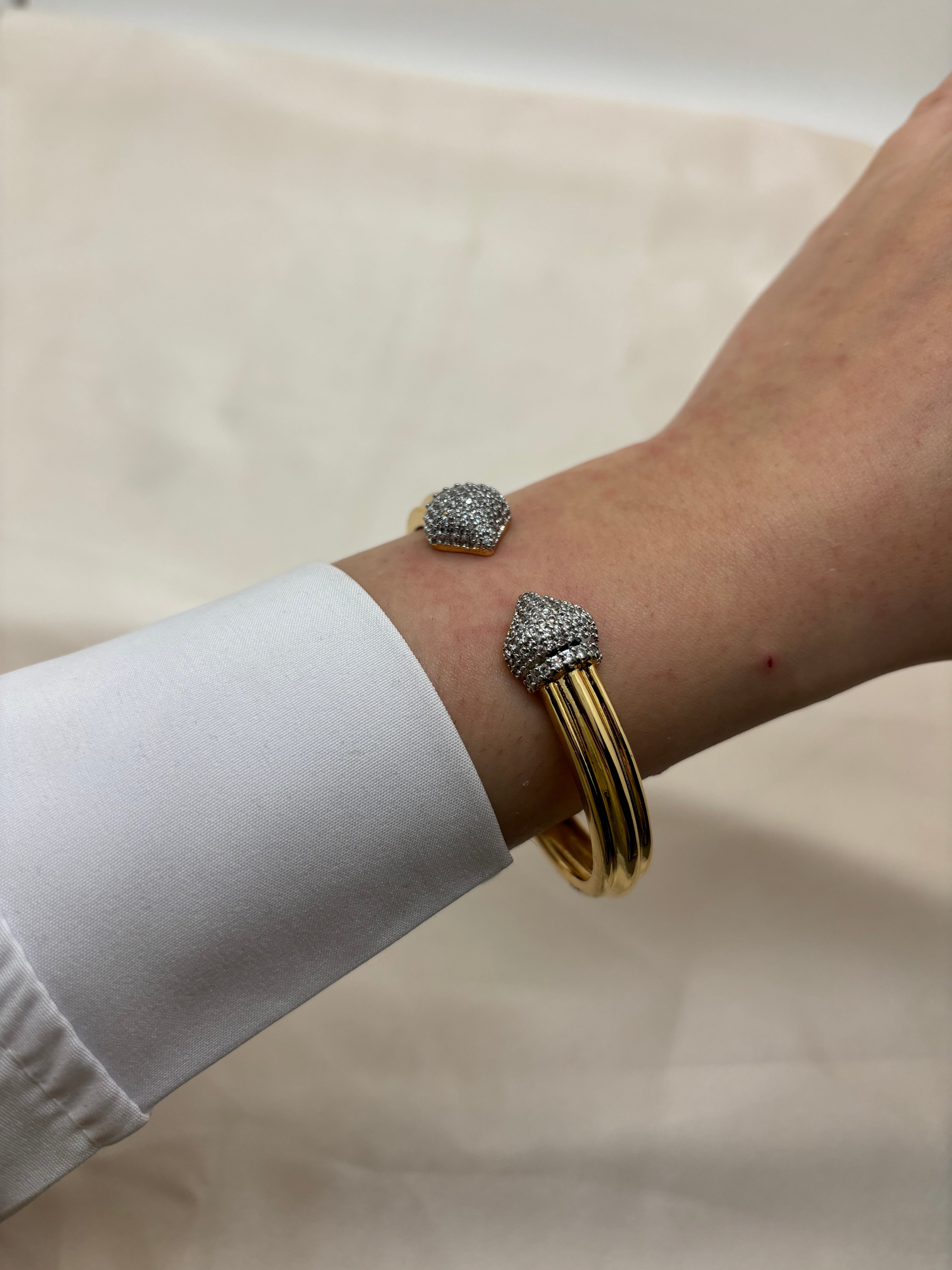 Drop zircon bangle