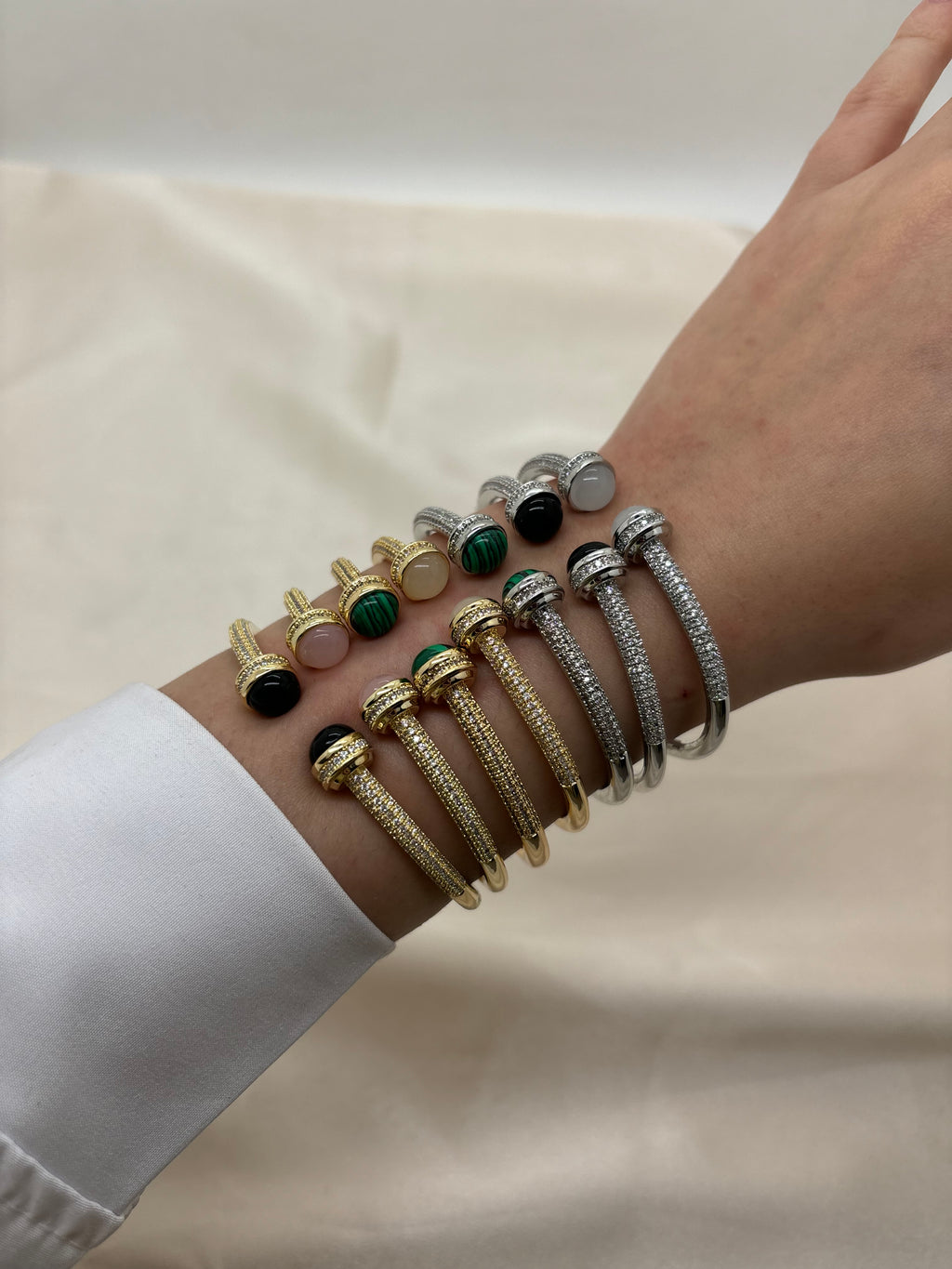 Silver colorful round bangle
