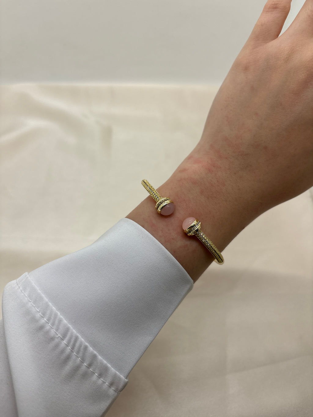 Gold round colorful bangle