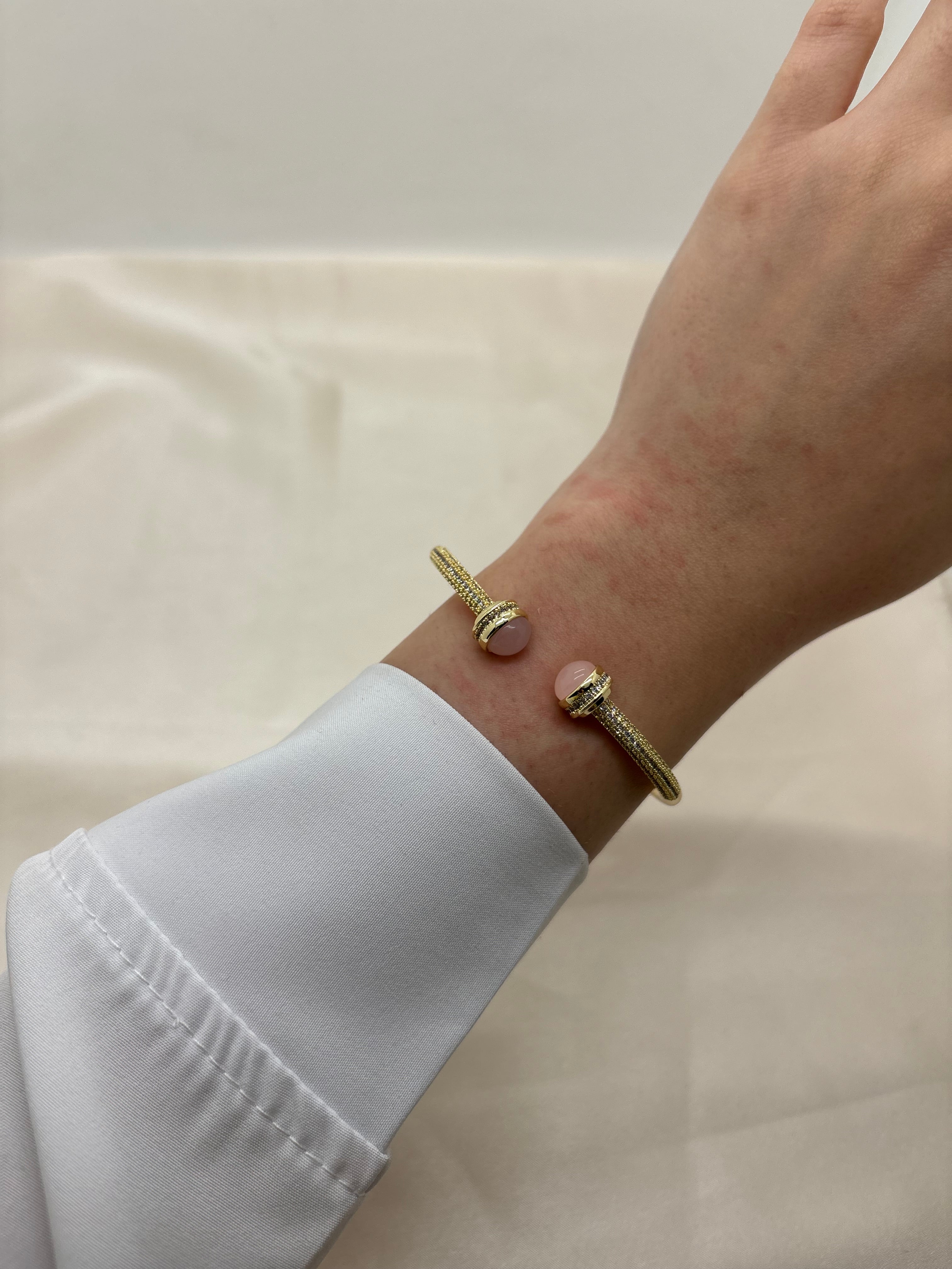 Gold round colorful bangle
