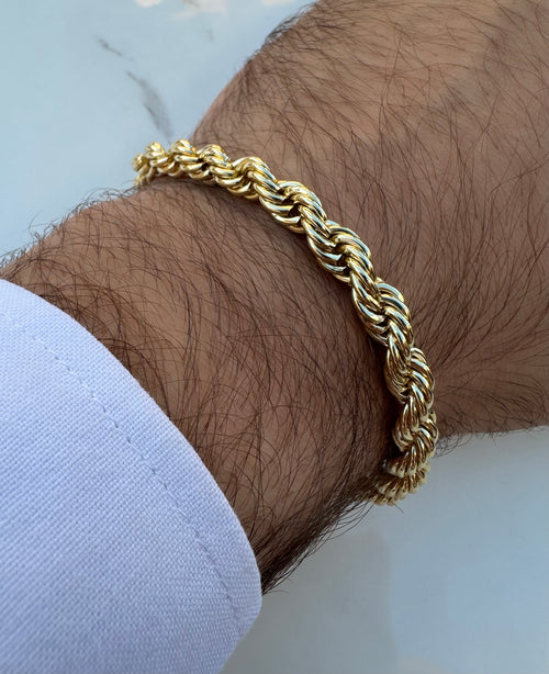 Twisted bracelet