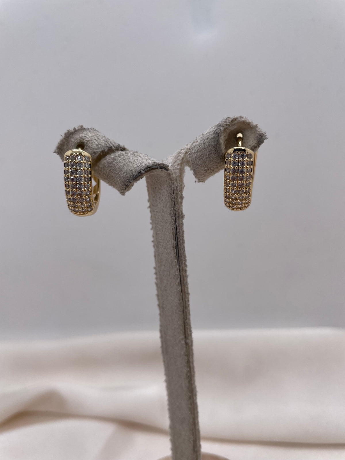 Earrings with zircon 660