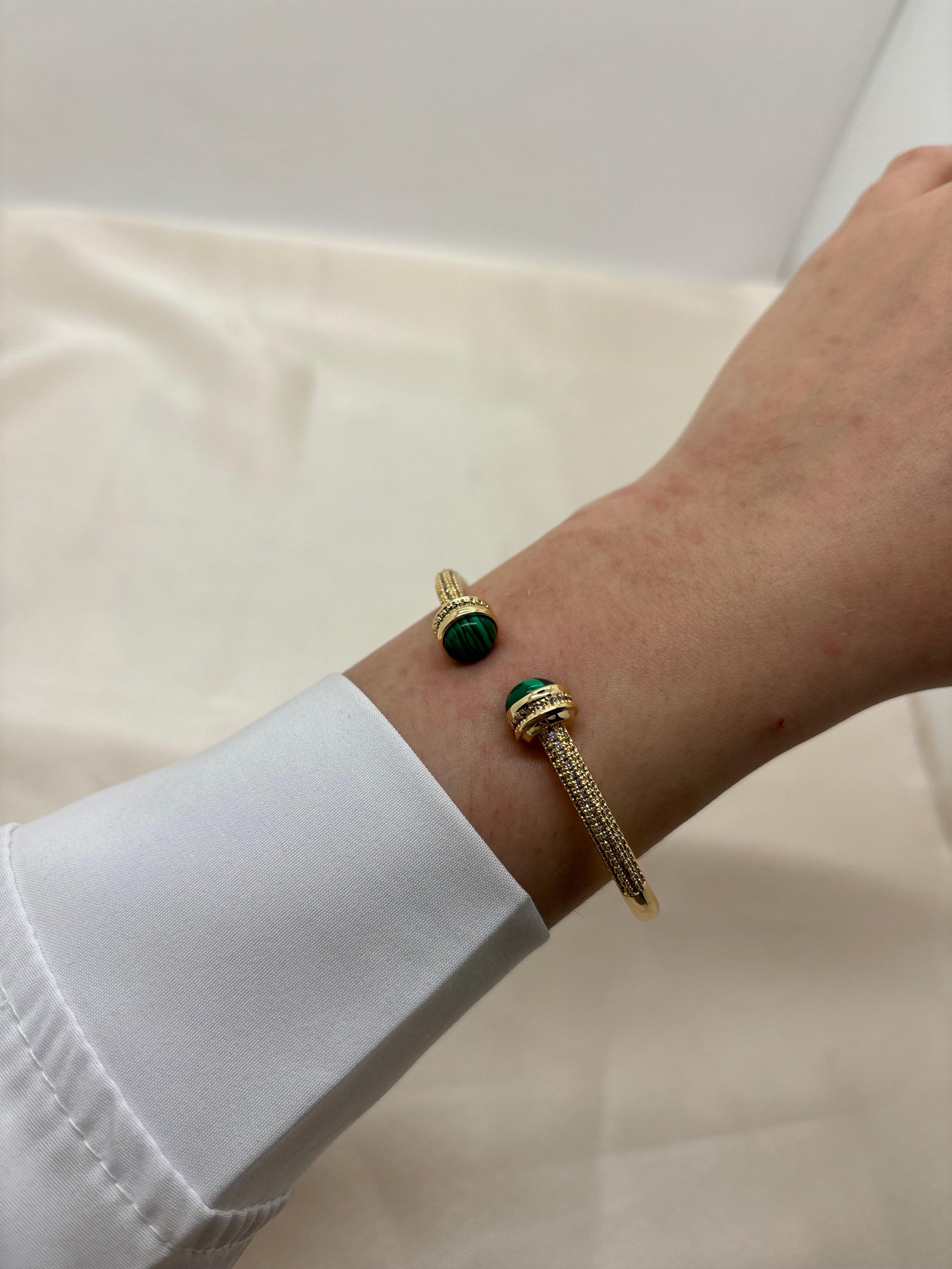 Gold round colorful bangle