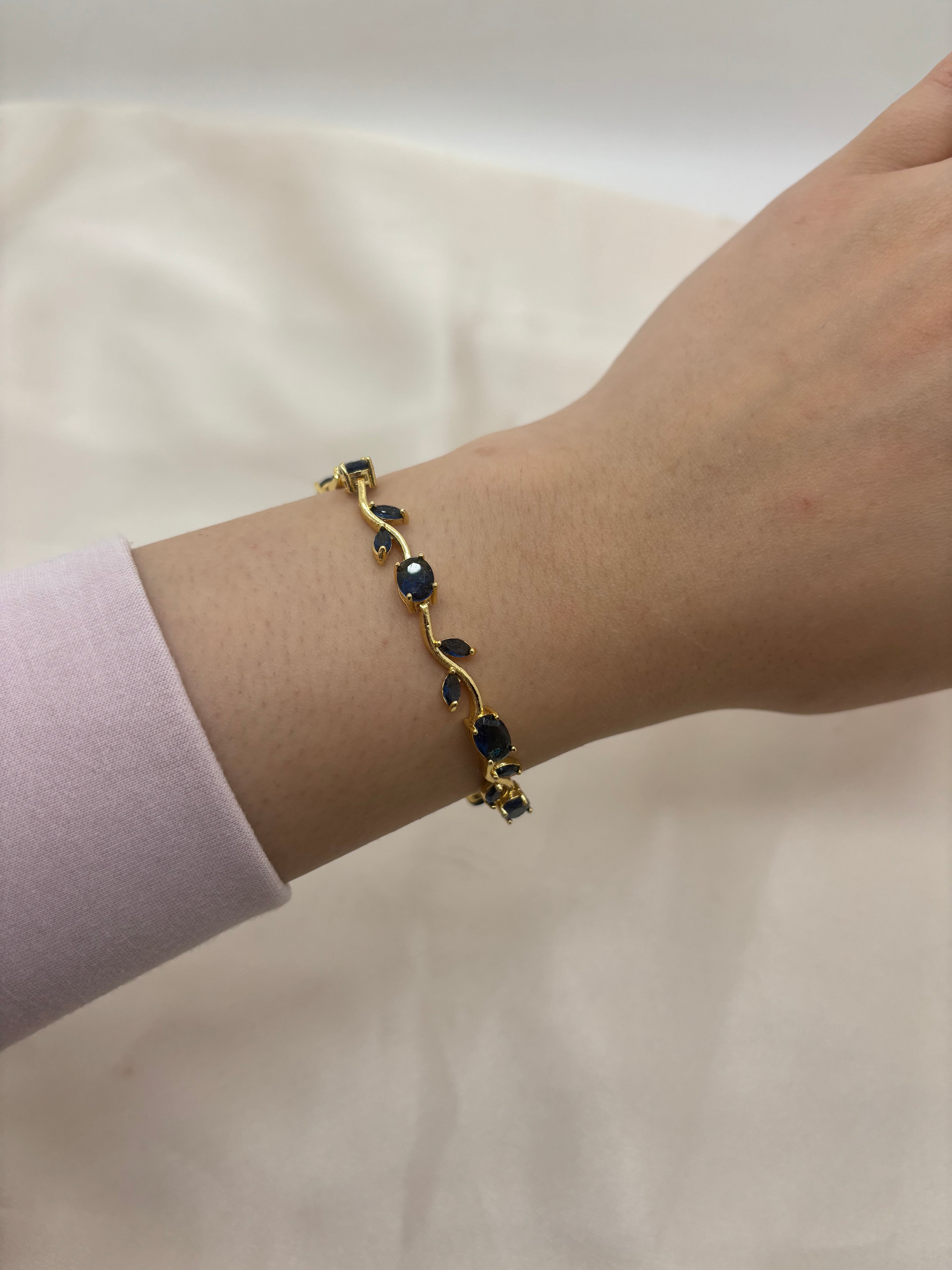 Tulip bracelet