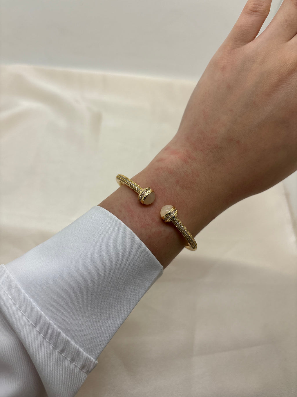 Gold round colorful bangle