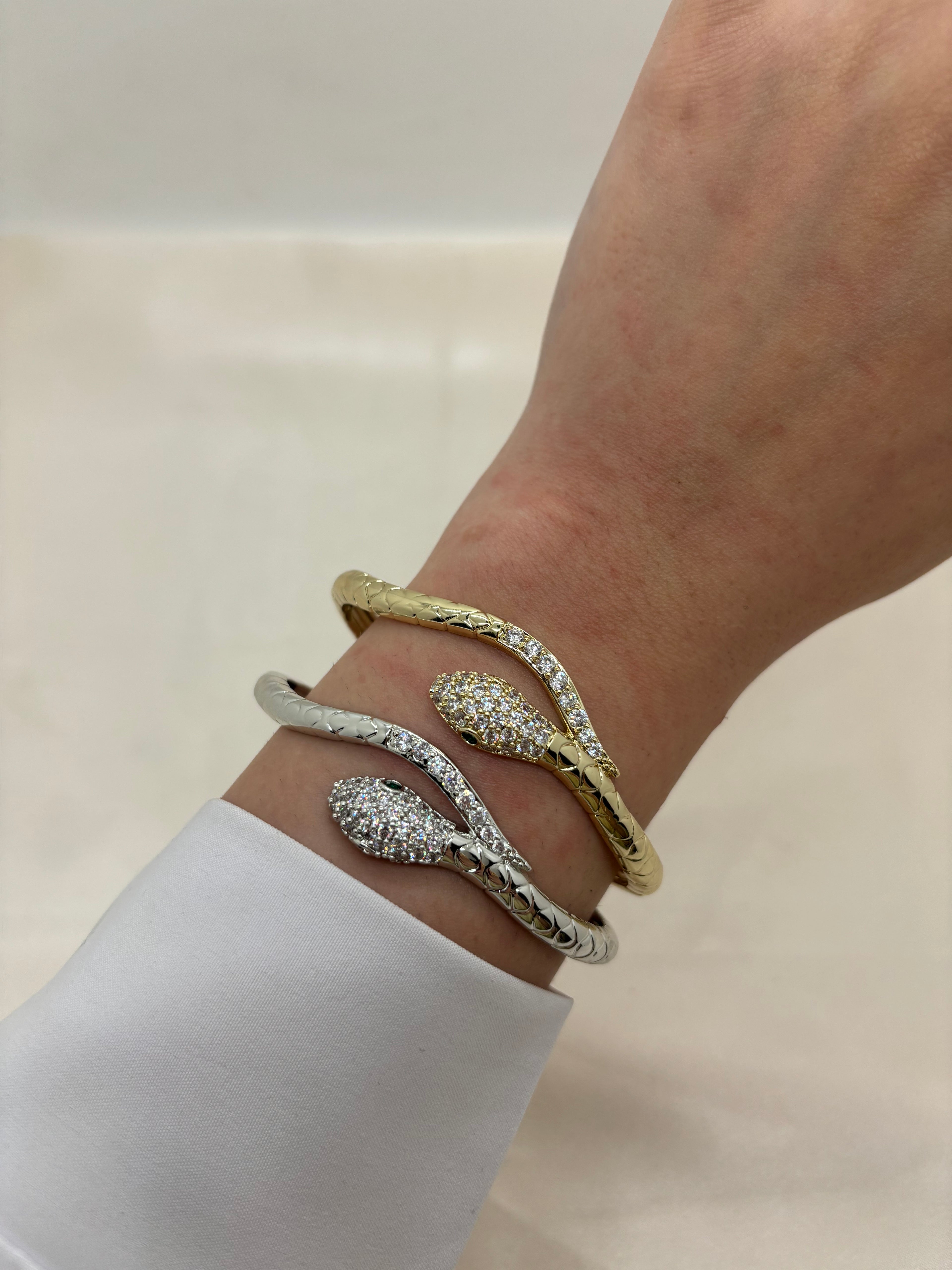 Wavy snake bangle