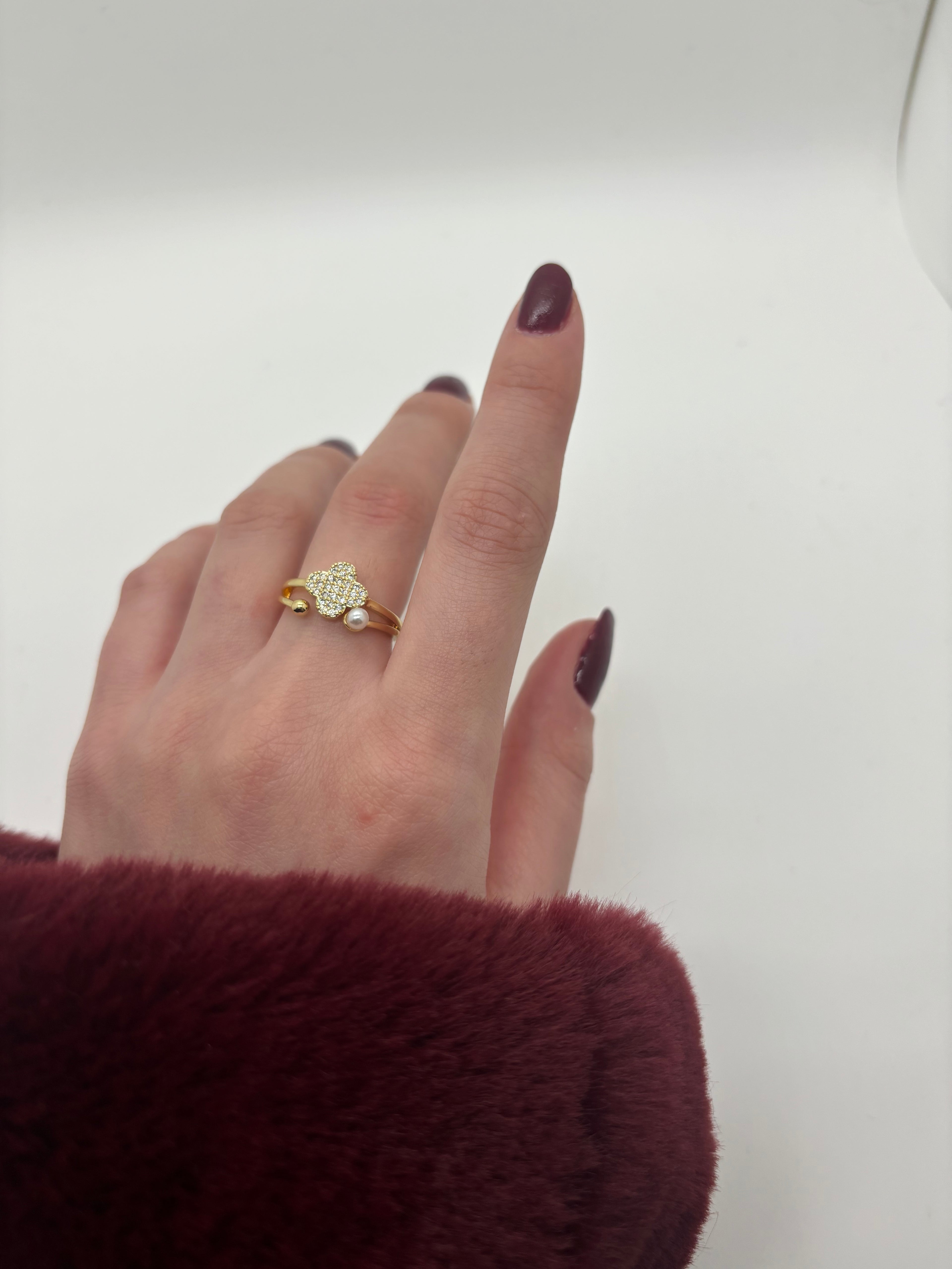 Pearl vancleef zircon ring