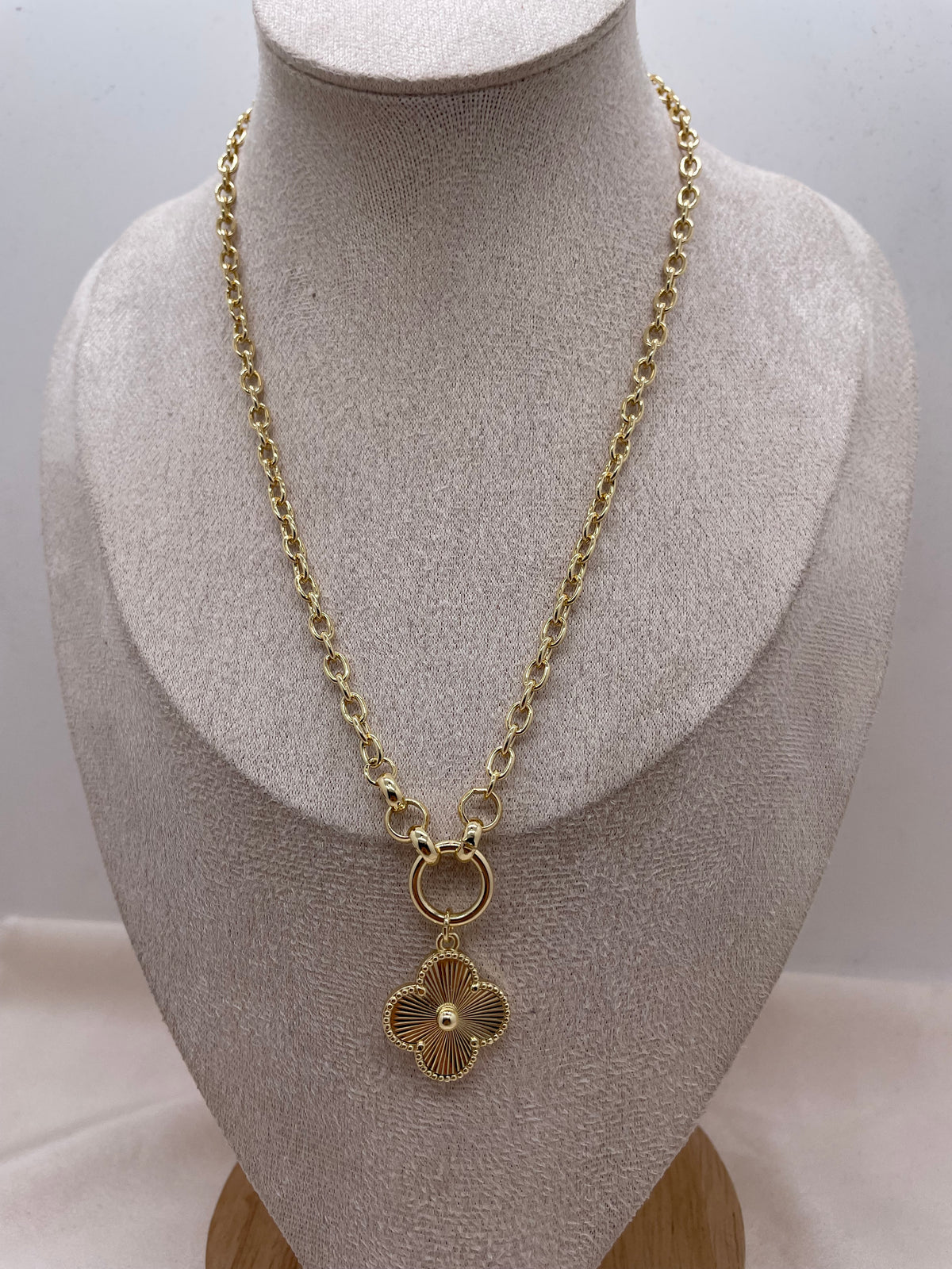 Alba Necklace