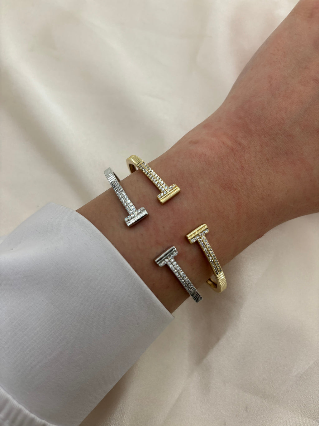 Tiffany zircon bangle
