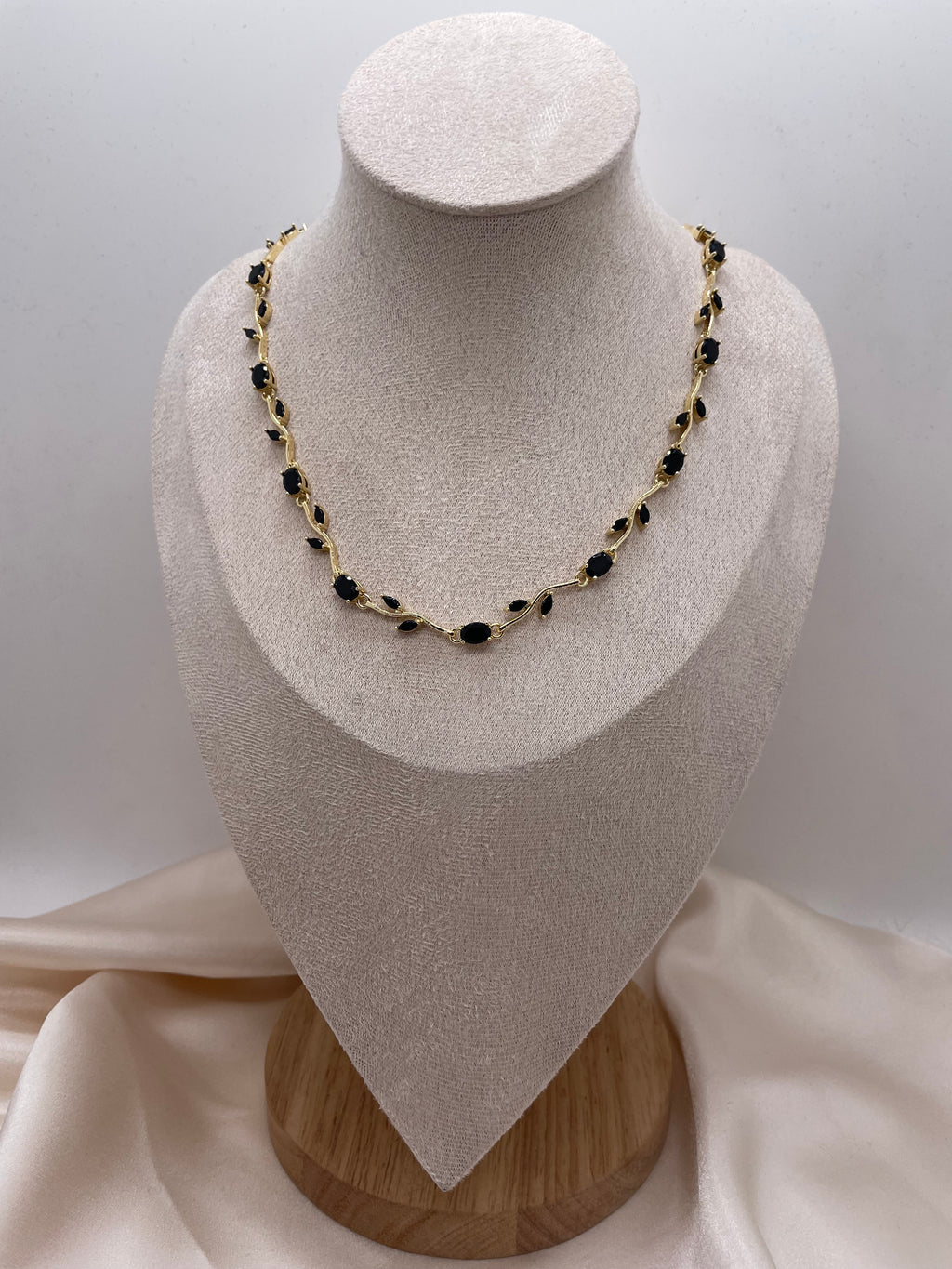 Tulip Necklace