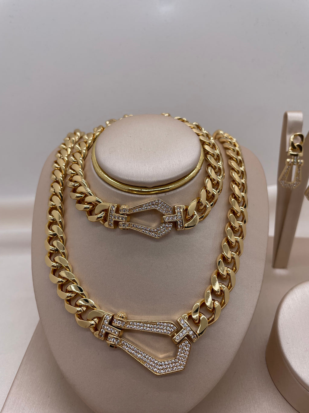 Zircon Chain Set