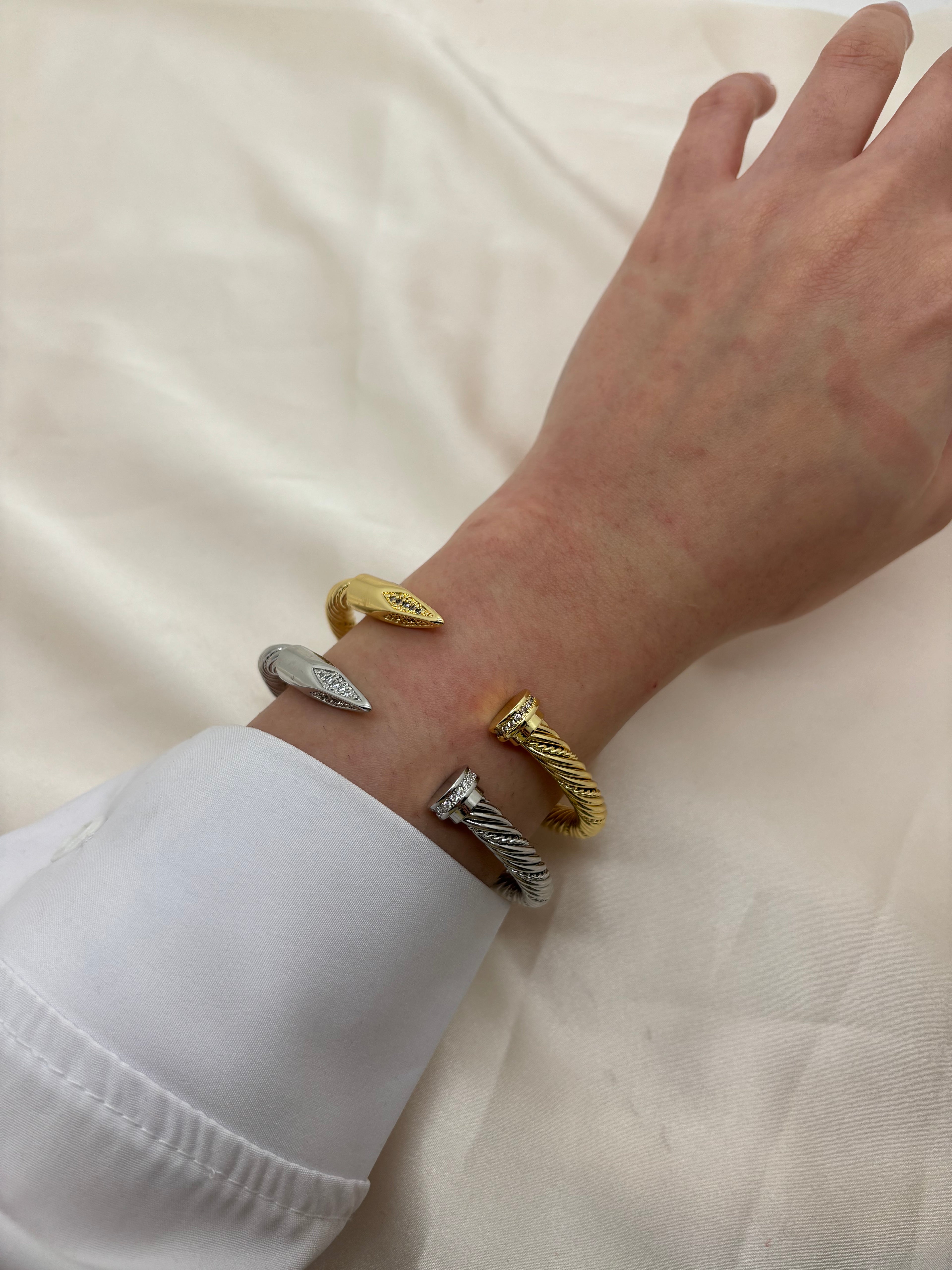 Arrow zircon bangle