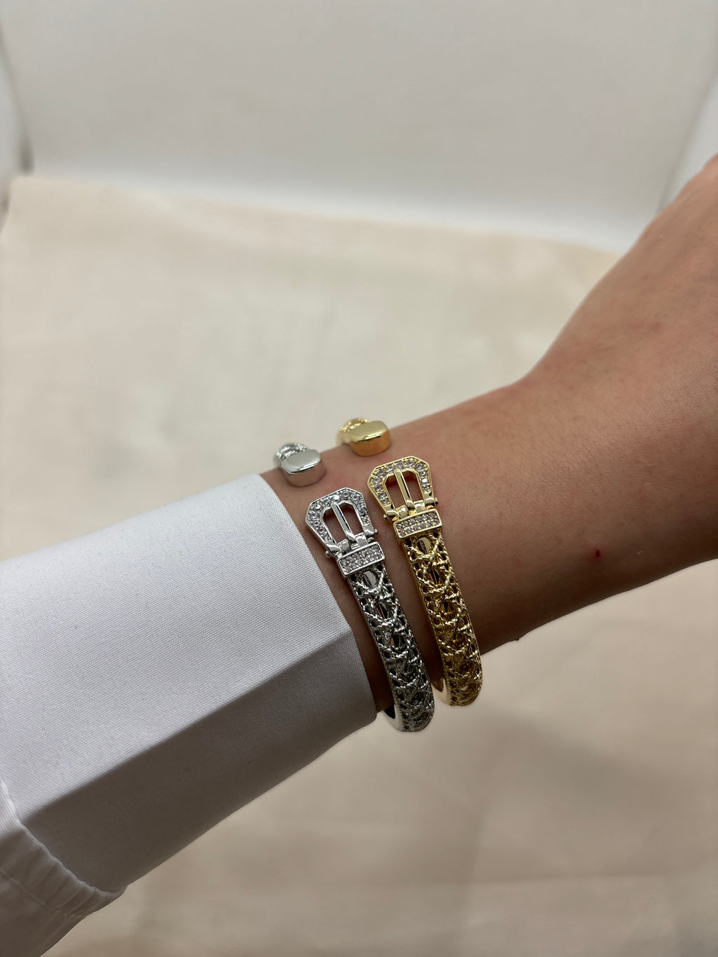 Belt bangle