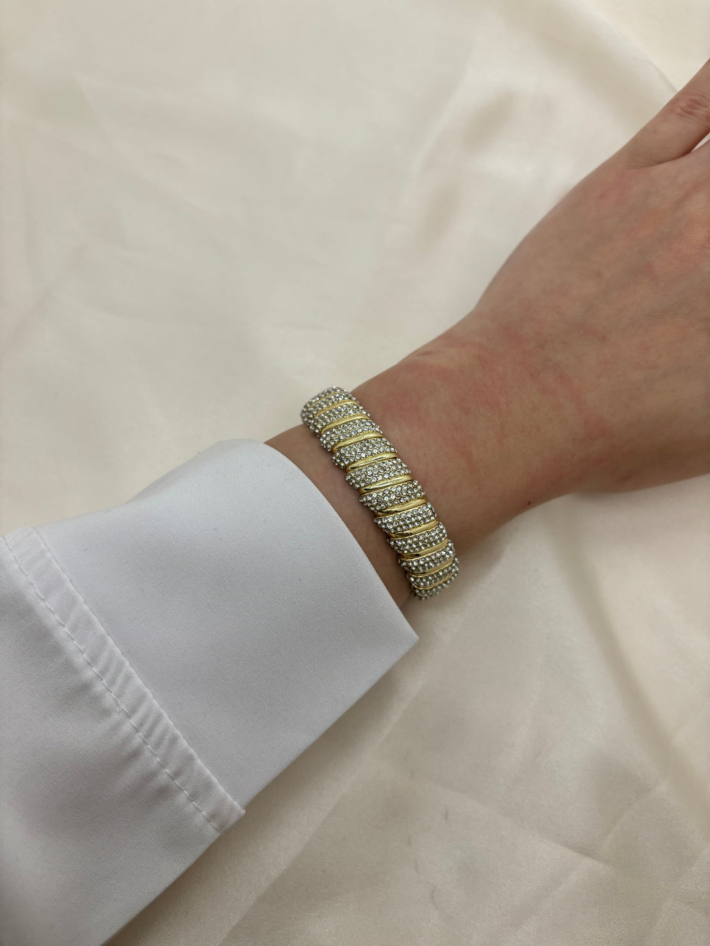 Elastic vintage bangle
