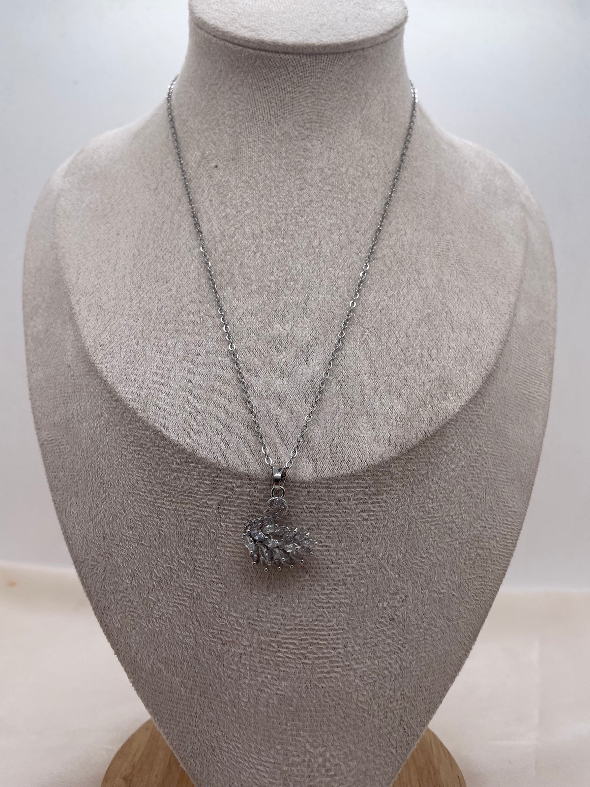 Glam Swan Necklace