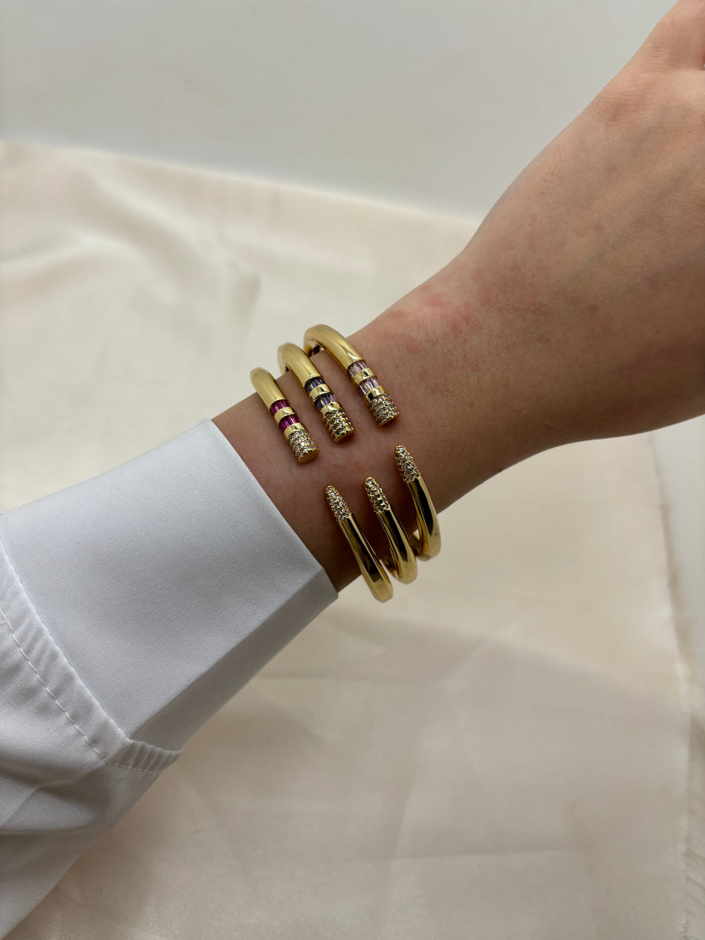 Pin colorful bangle