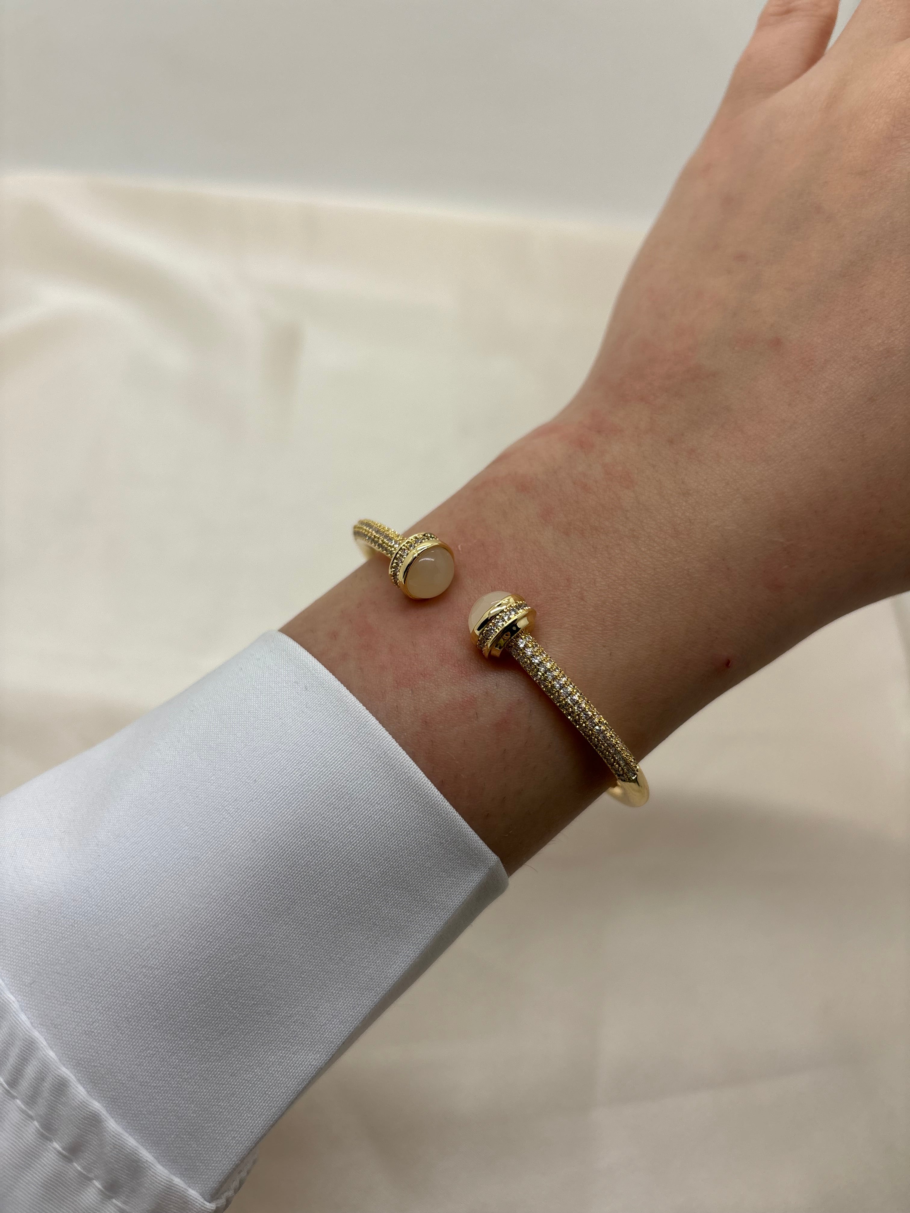 Gold round colorful bangle