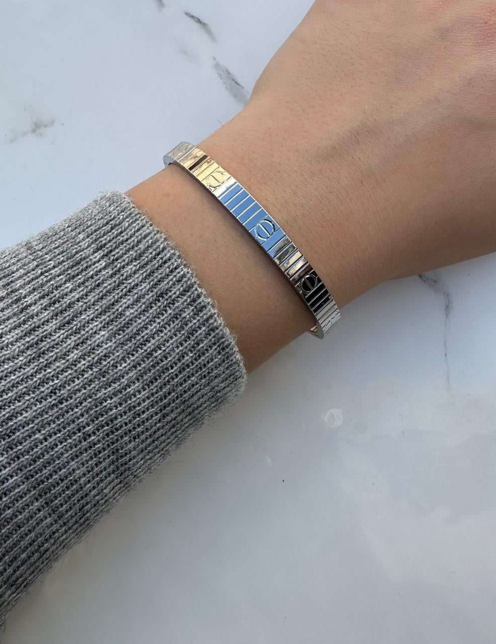 Trendy Cartier love bangle