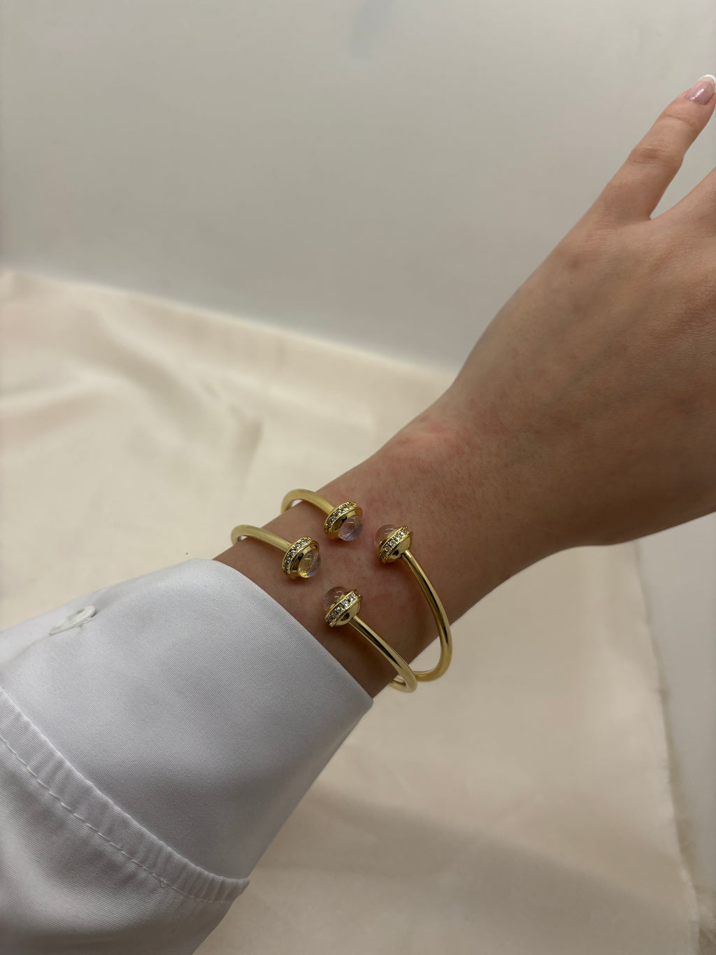 Colorful rounded bangle