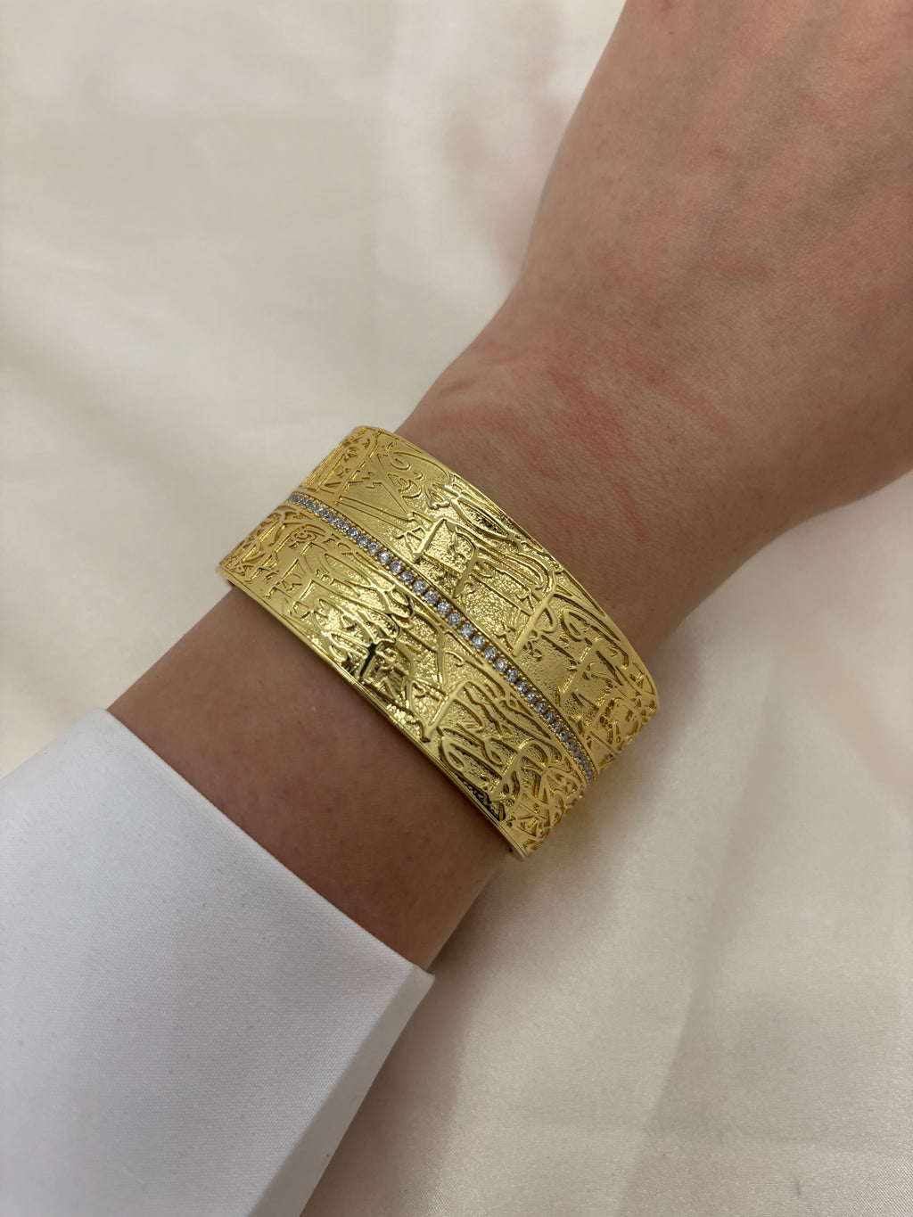 Vintage cuff bangle