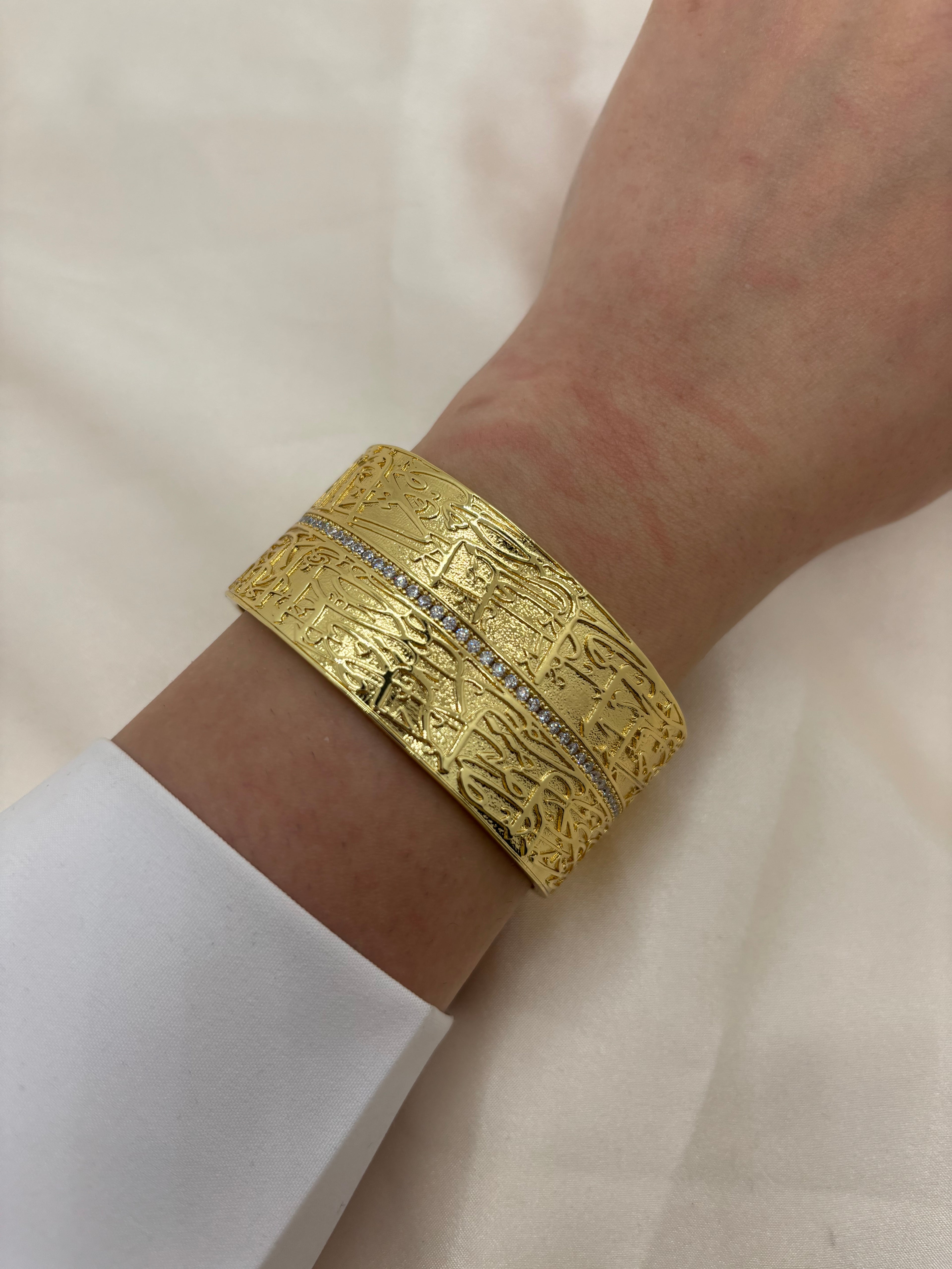 Vintage cuff bangle