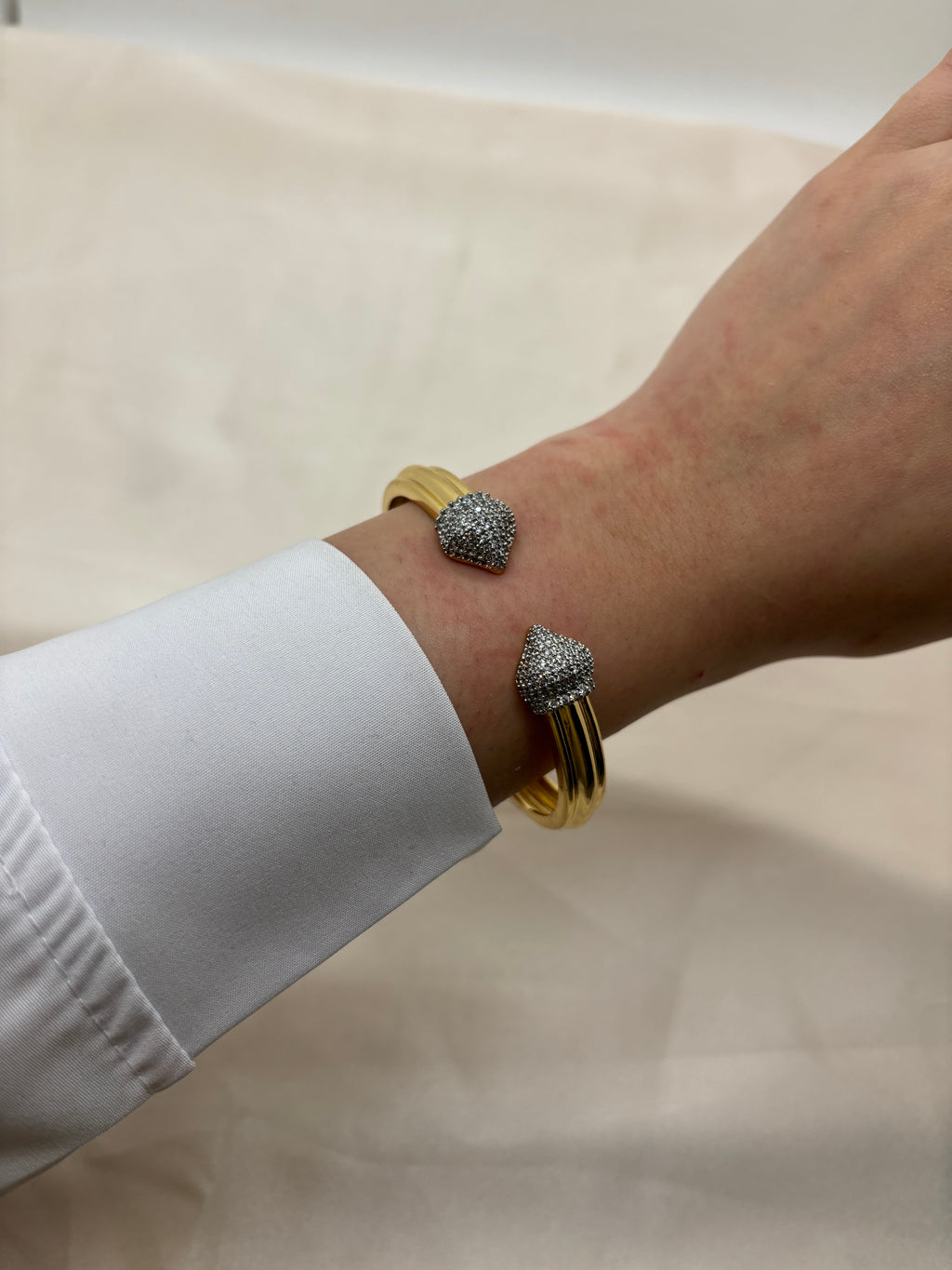 Drop zircon bangle