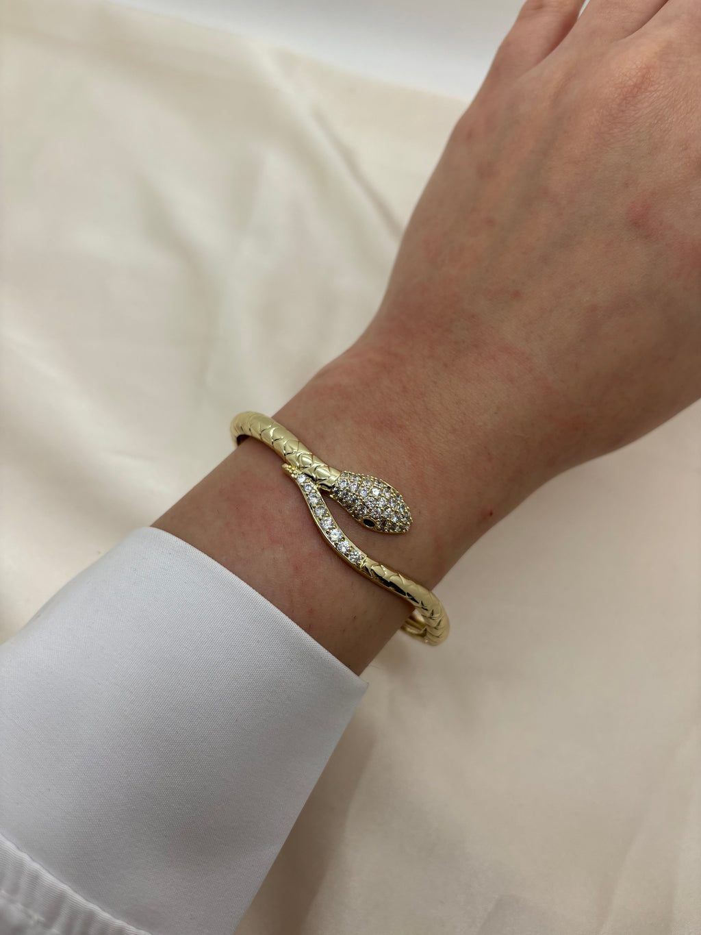 Wavy snake bangle