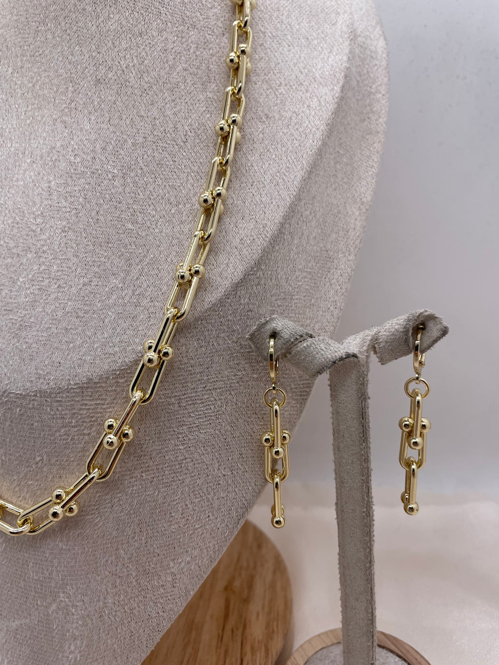 Simple Tiffany Set