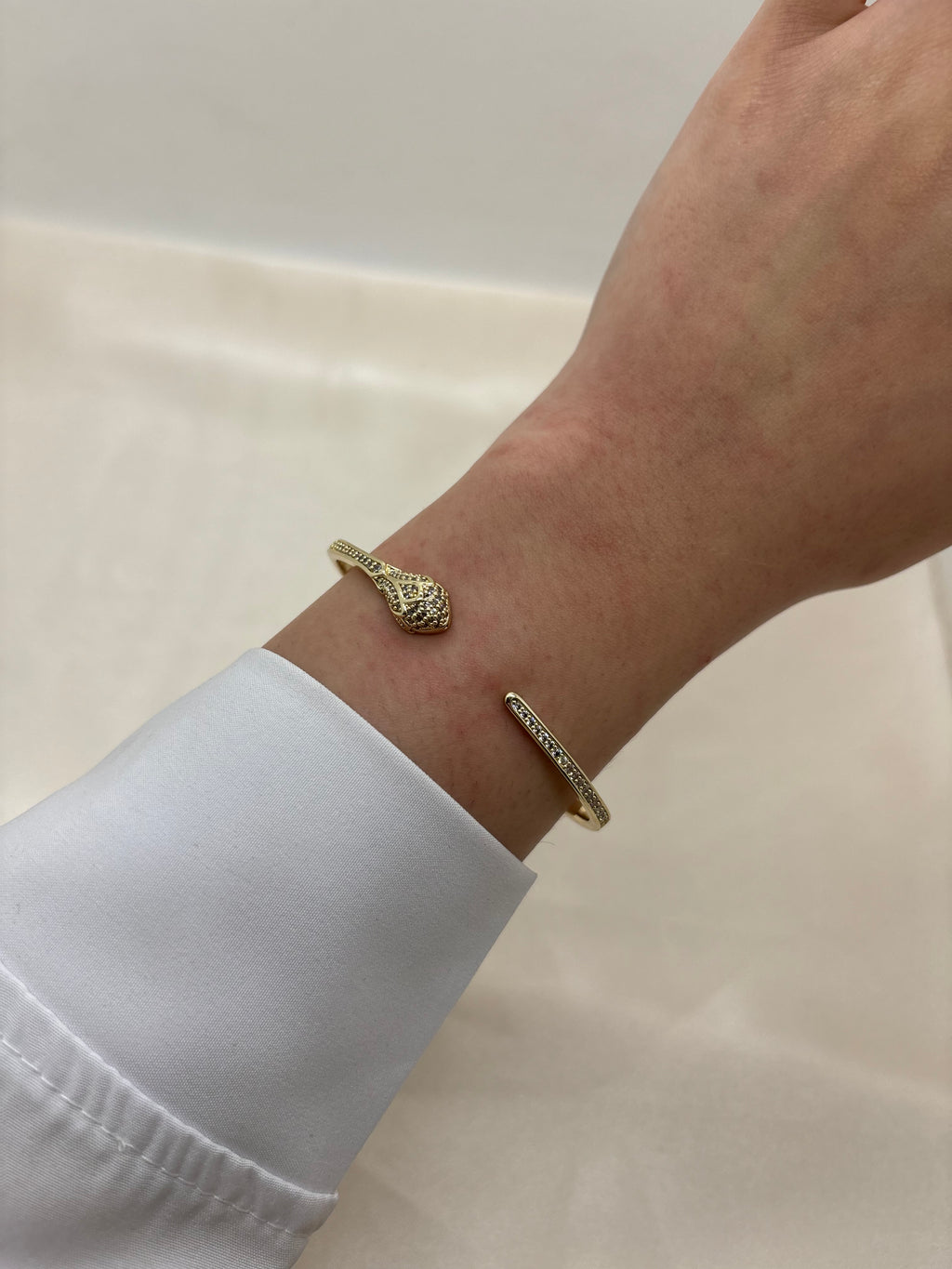 Simple snake bangle