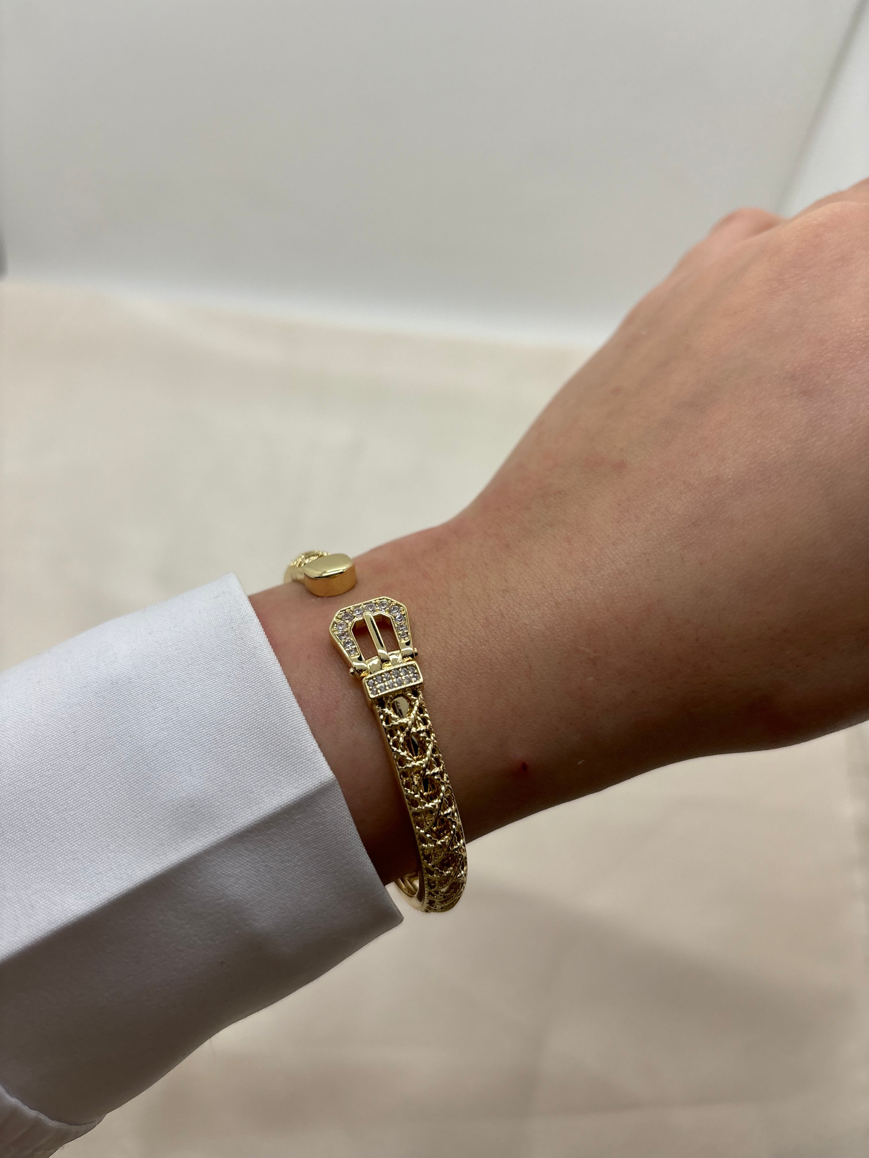 Belt bangle