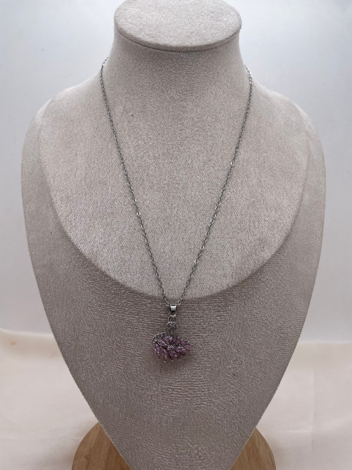 Glam Swan Necklace