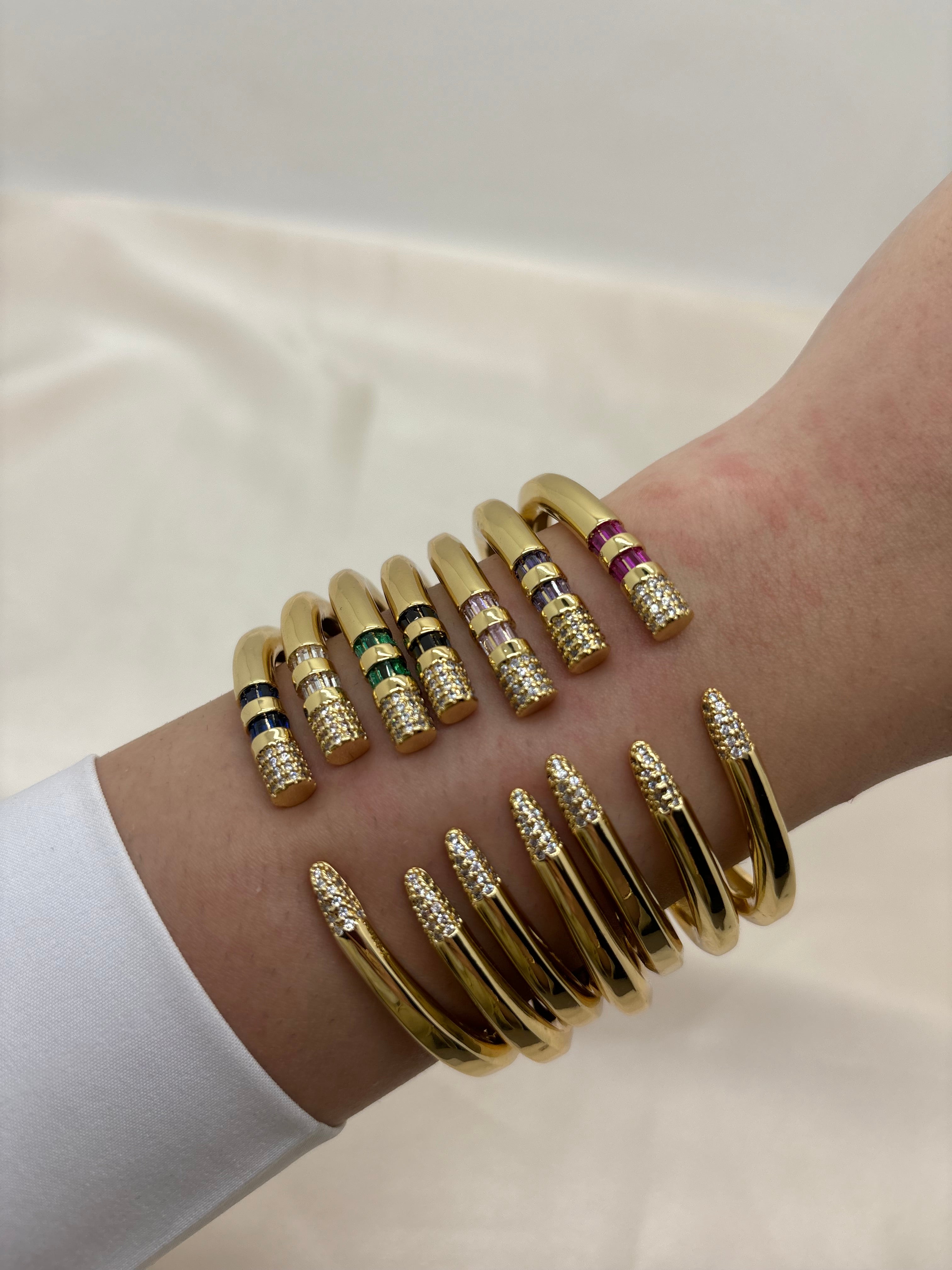 Pin colorful bangle