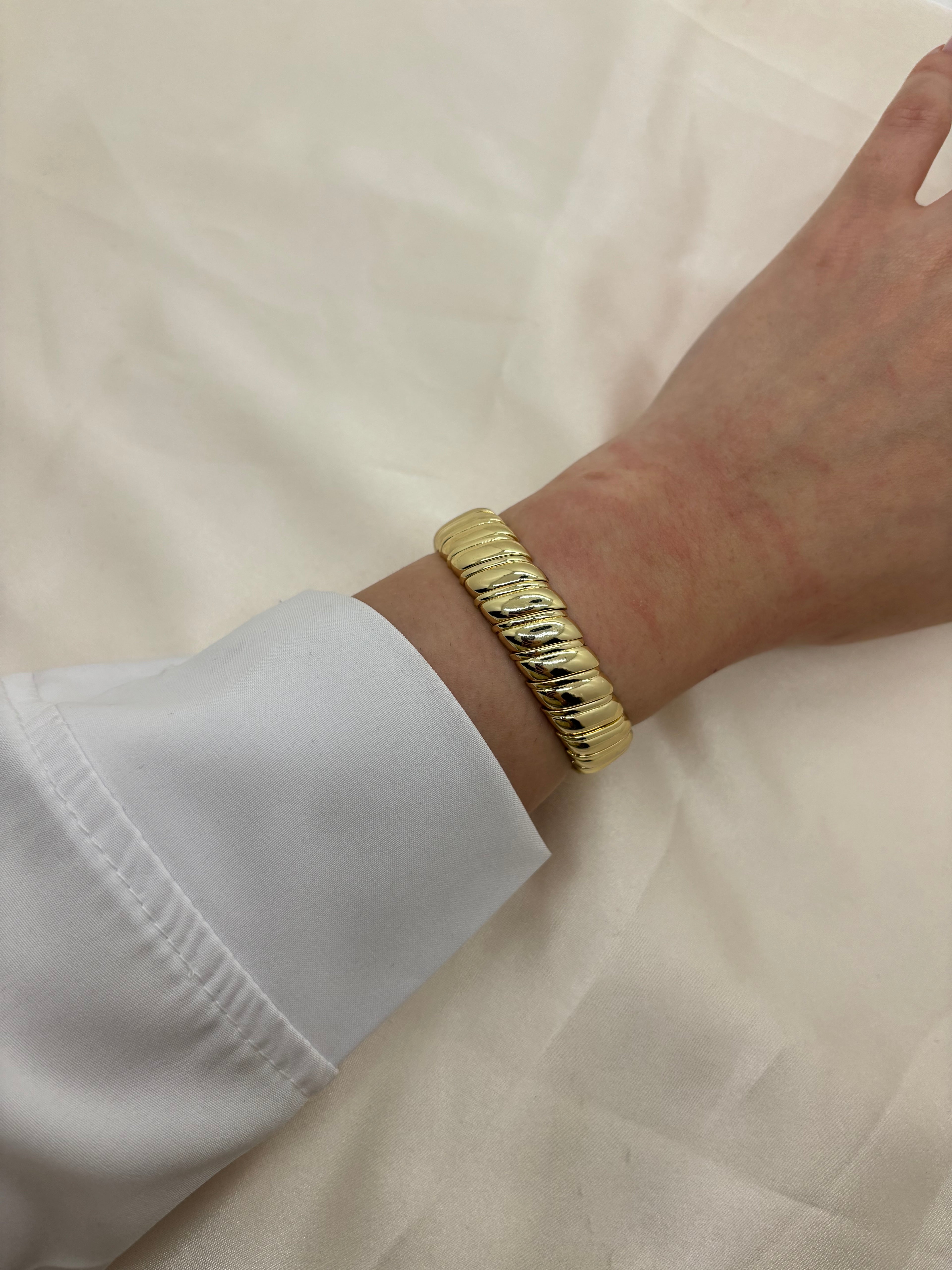 Elastic vintage bangle